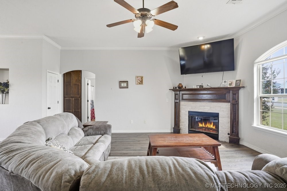 3316 E Jersey Street Property Photo 4