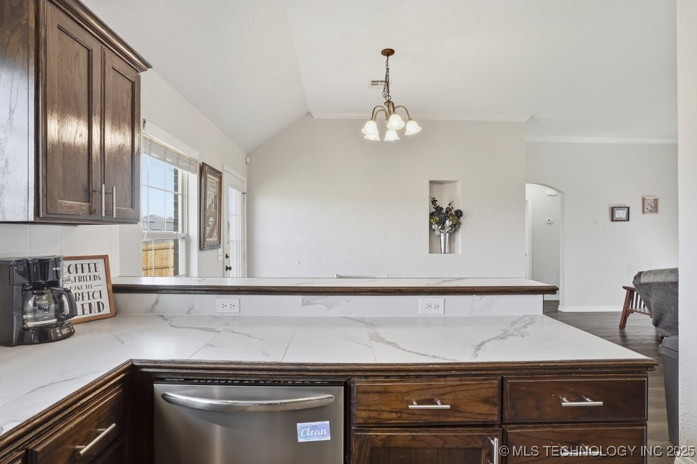 3316 E Jersey Street Property Photo 8