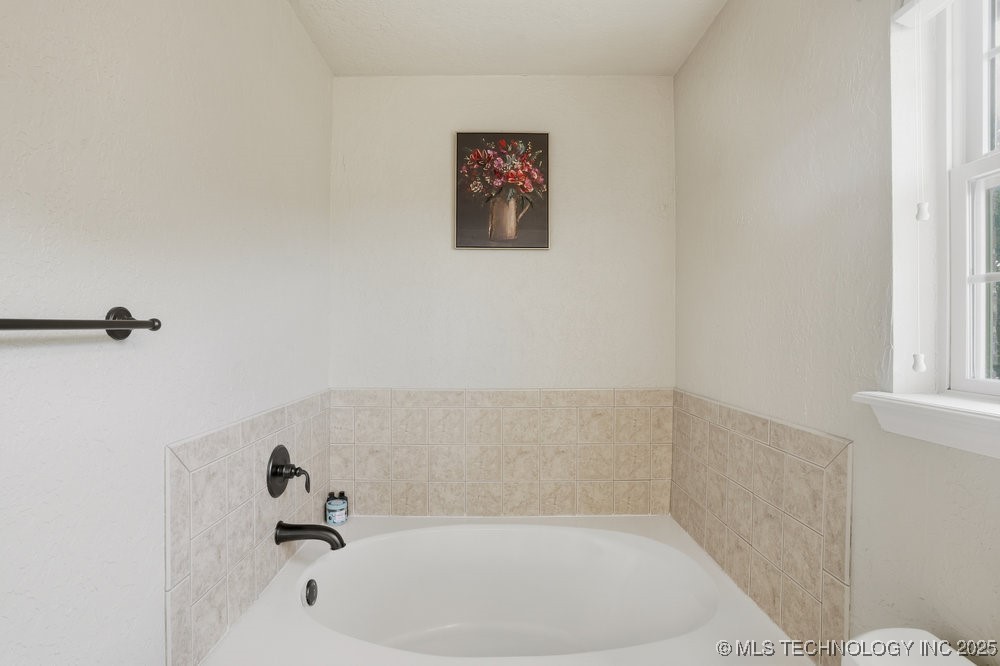 3316 E Jersey Street Property Photo 16