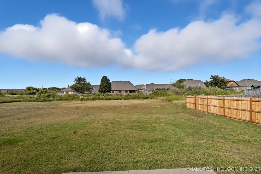 3316 E Jersey Street Property Photo 25