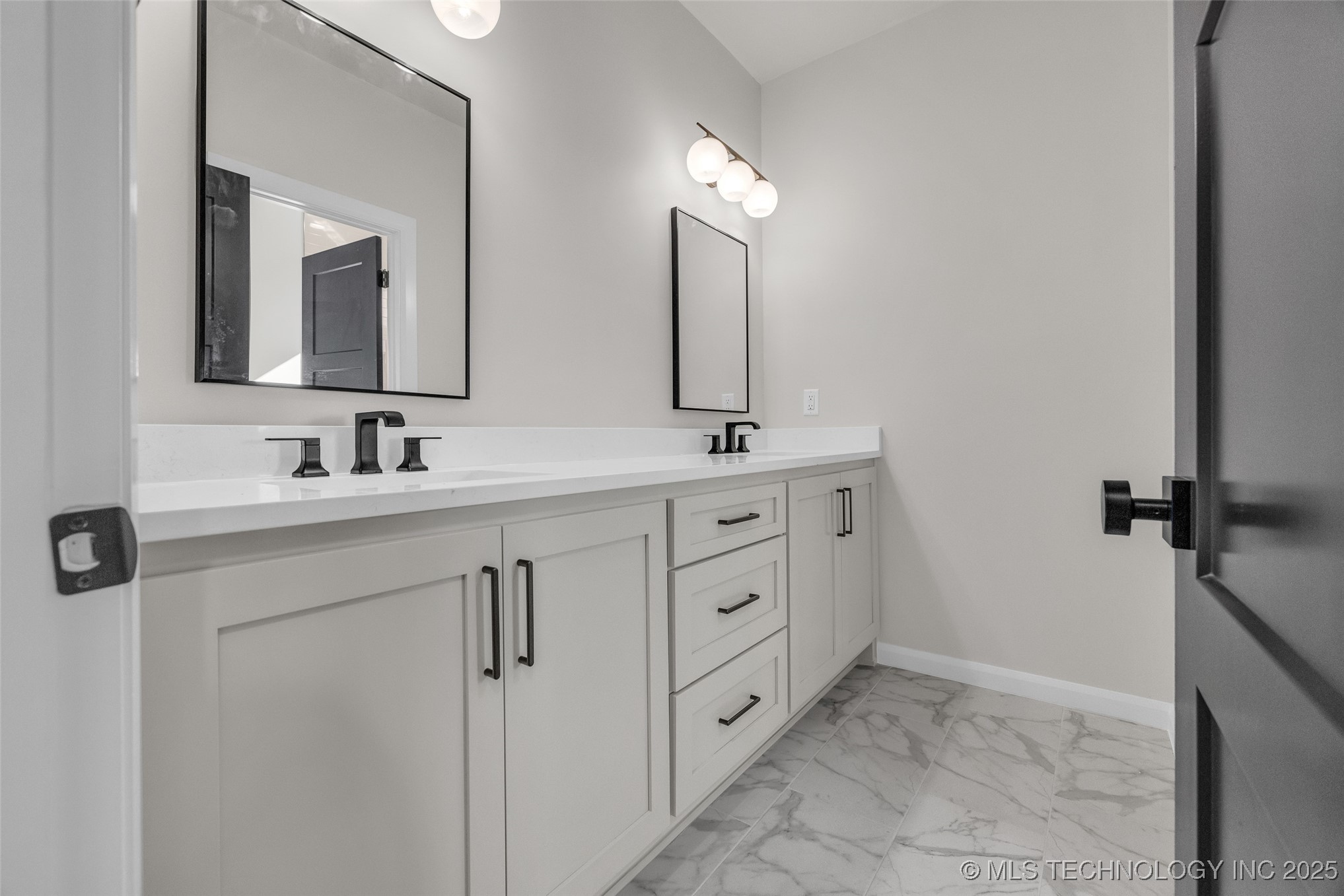 12630 S Granite Avenue Property Photo 27