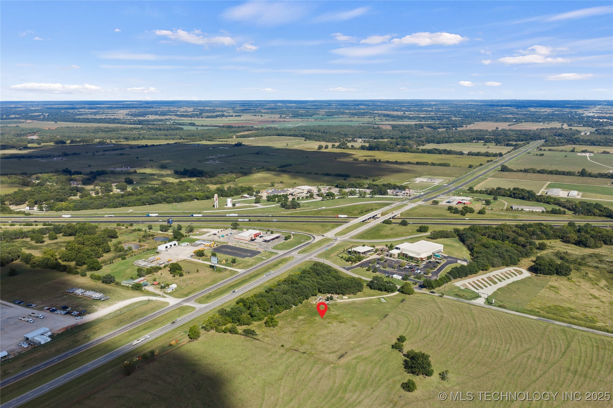 100 N Colbert Property Photo 1