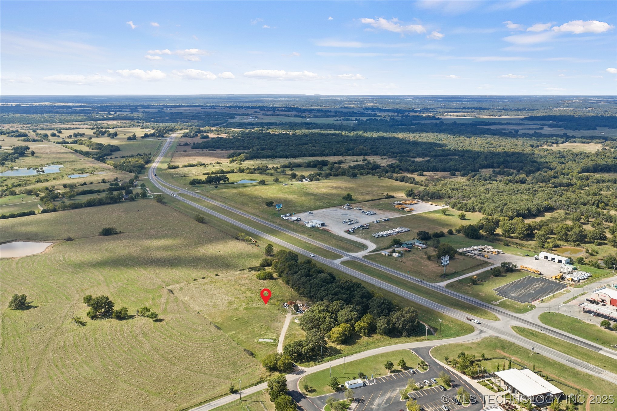 100 N Colbert Property Photo 2