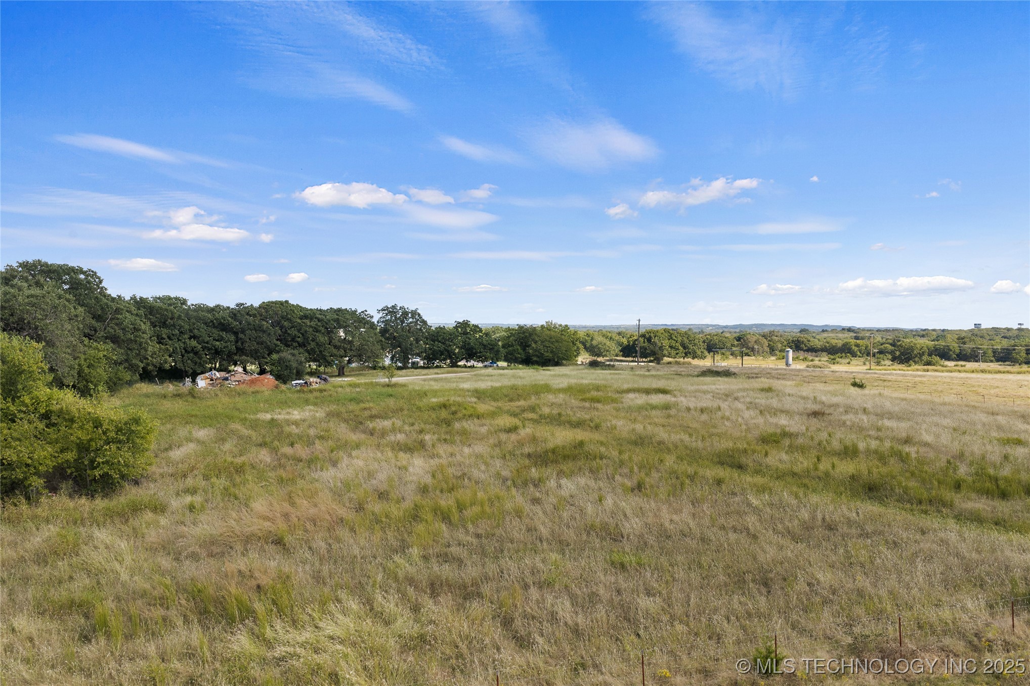 100 N Colbert Property Photo 7