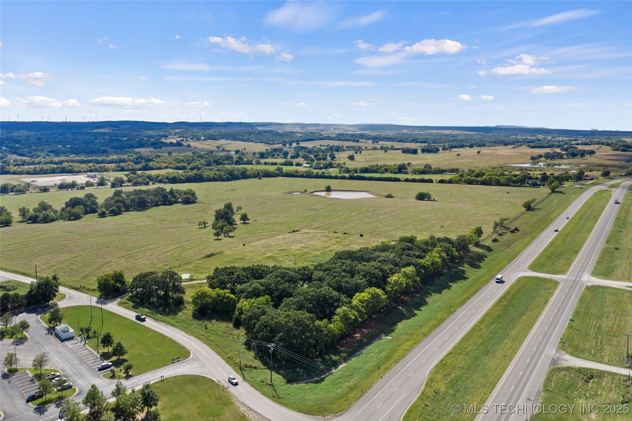 100 N Colbert Property Photo 10