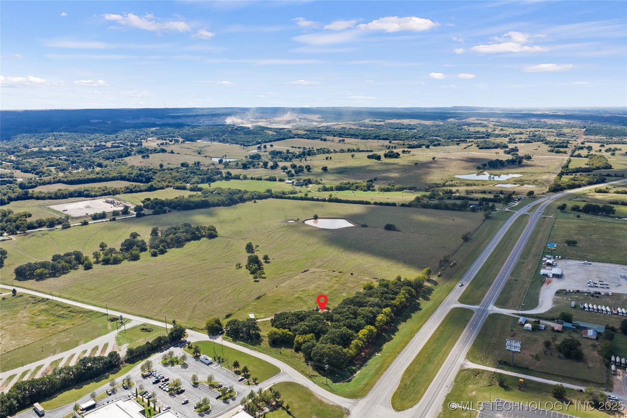 100 N Colbert Property Photo 12