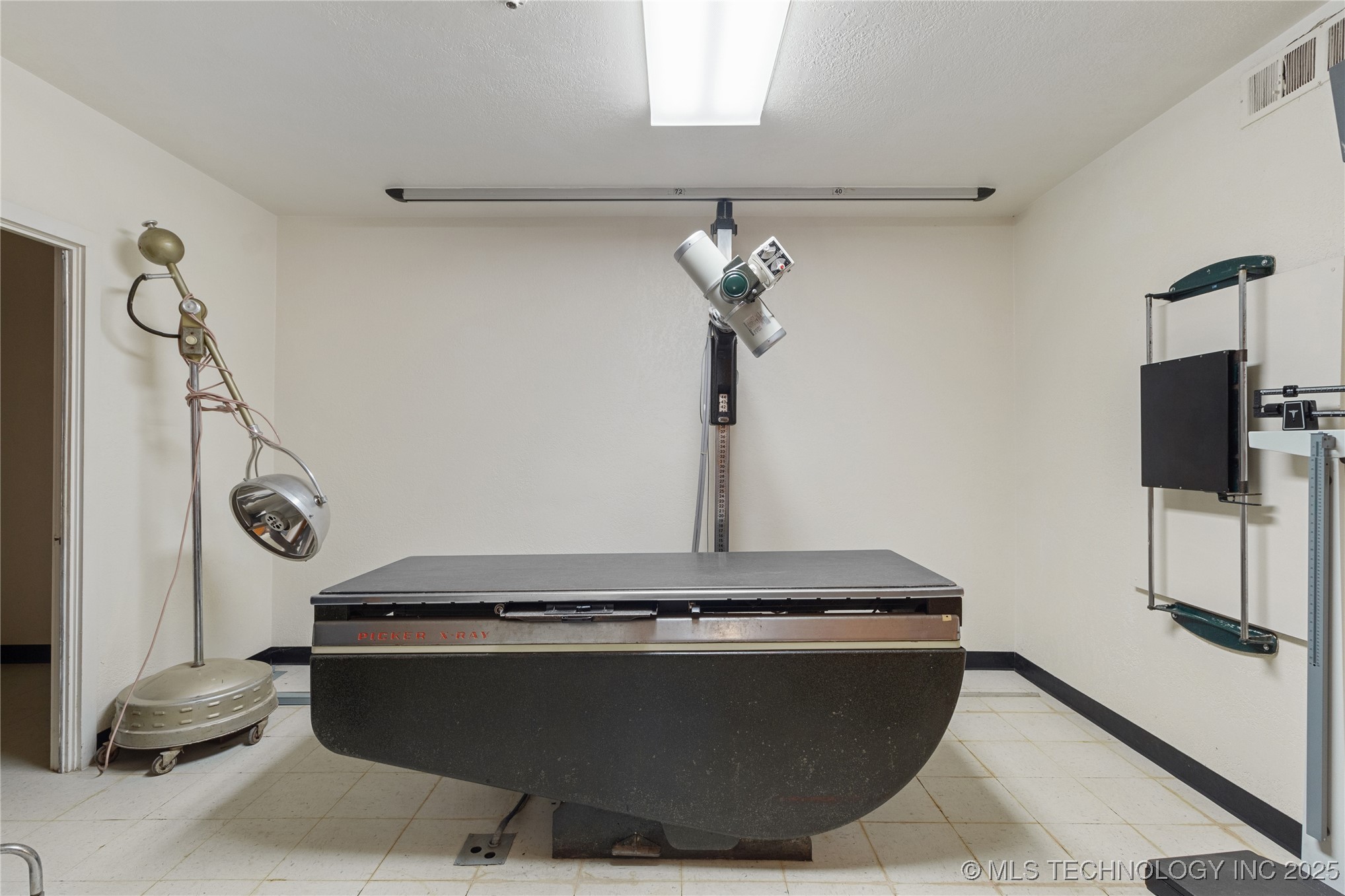 116 E Robert S Kerr Boulevard Property Photo 14