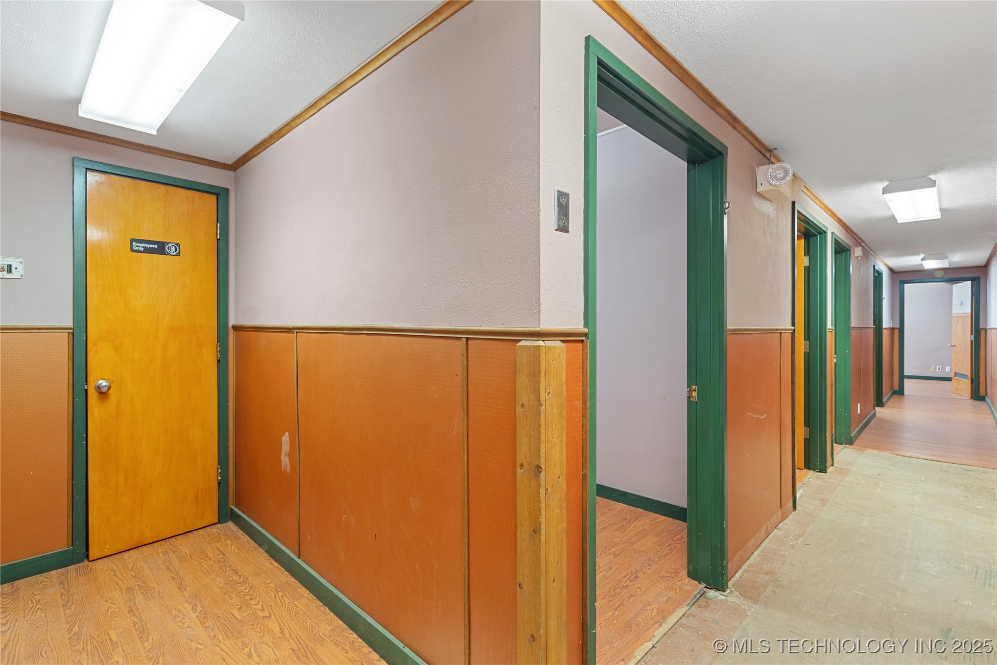 116 E Robert S Kerr Boulevard Property Photo 26