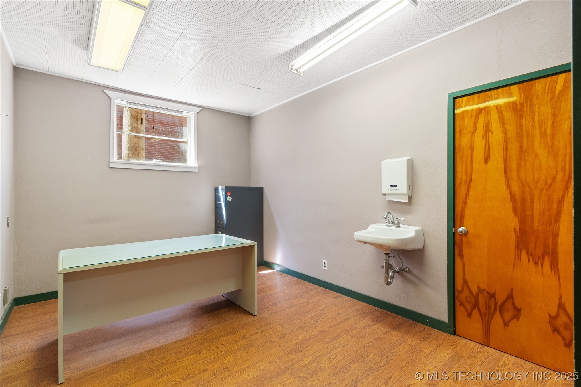 116 E Robert S Kerr Boulevard Property Photo 27