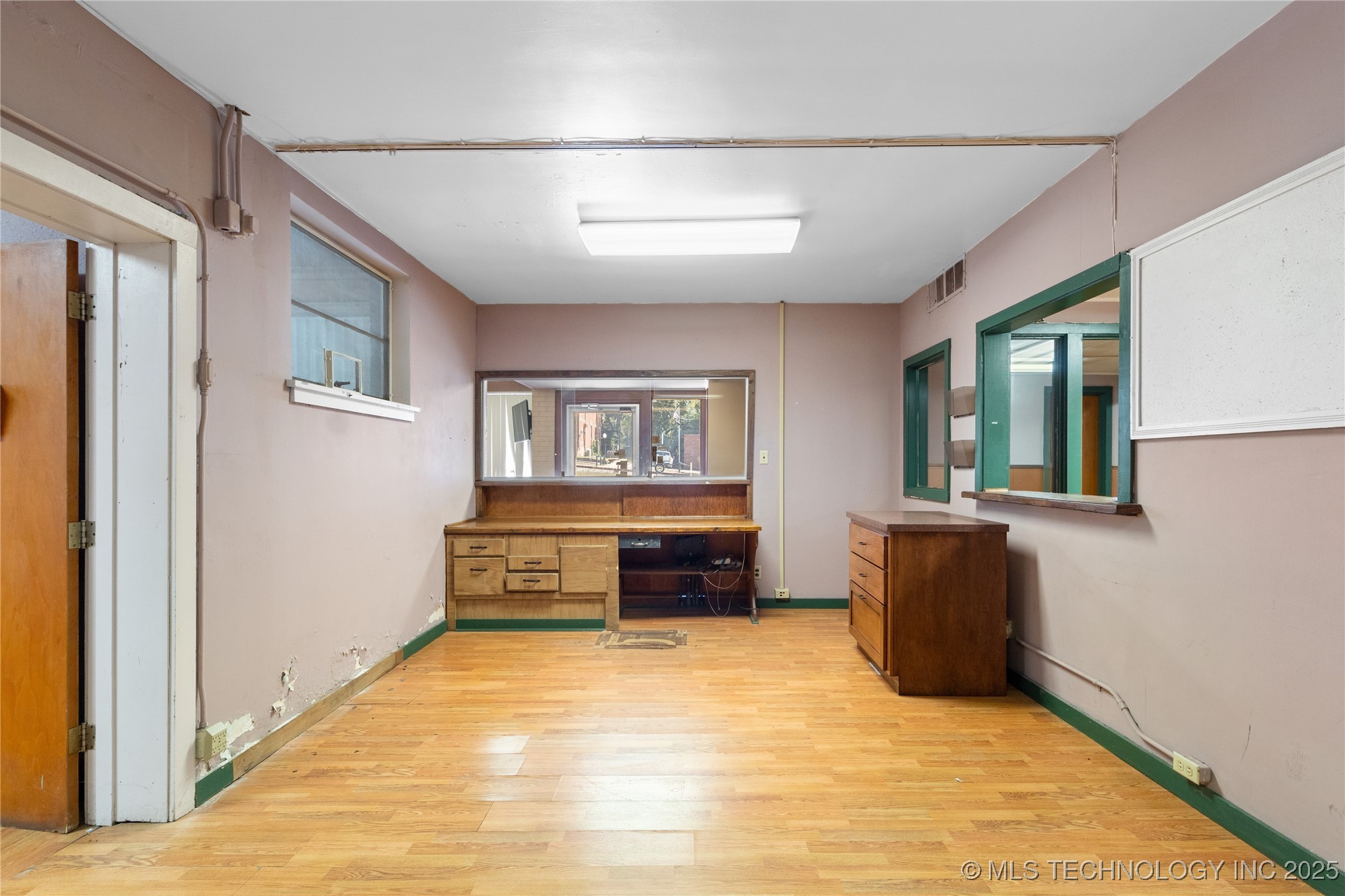 116 E Robert S Kerr Boulevard Property Photo 29