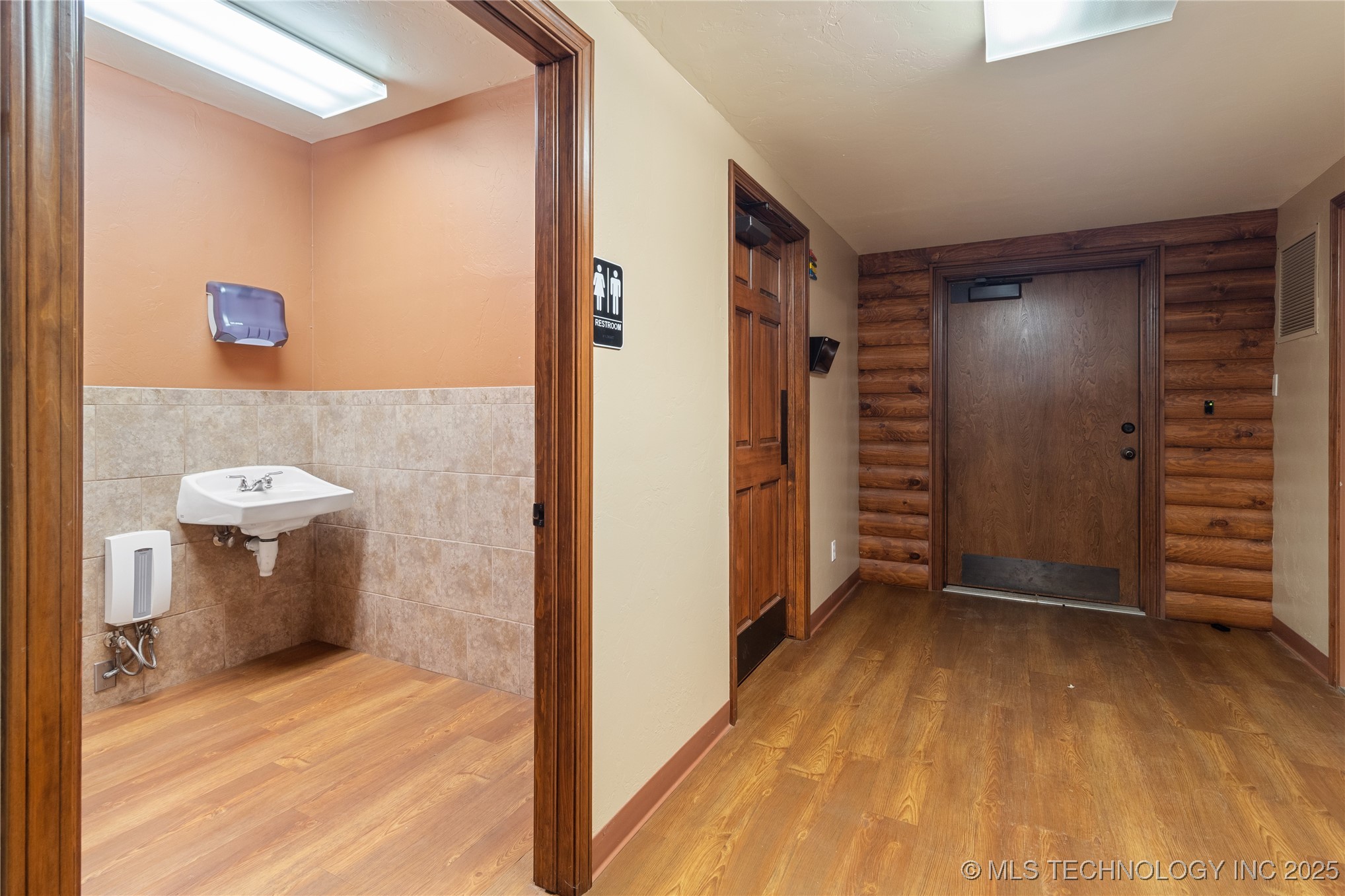 116 E Robert S Kerr Boulevard Property Photo 34