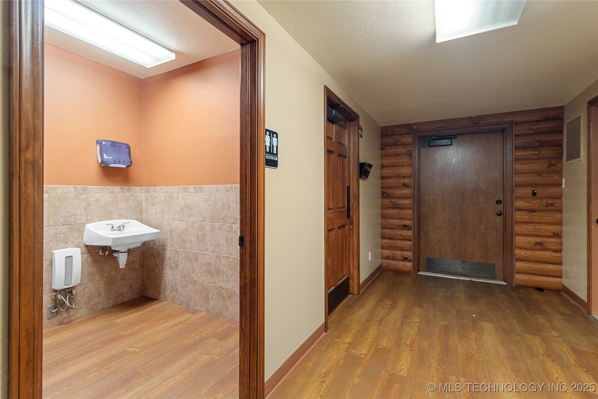 116 E Robert S Kerr Boulevard Property Photo 35