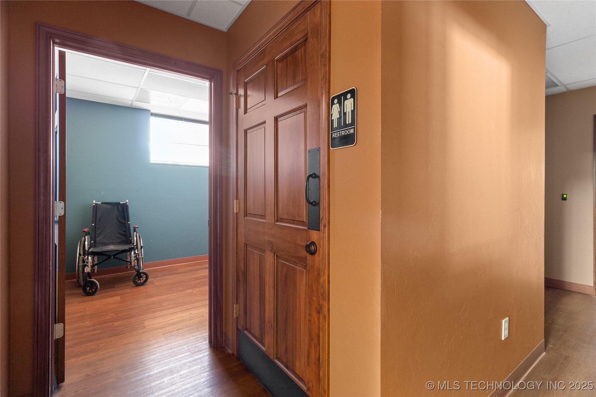 116 E Robert S Kerr Boulevard Property Photo 36