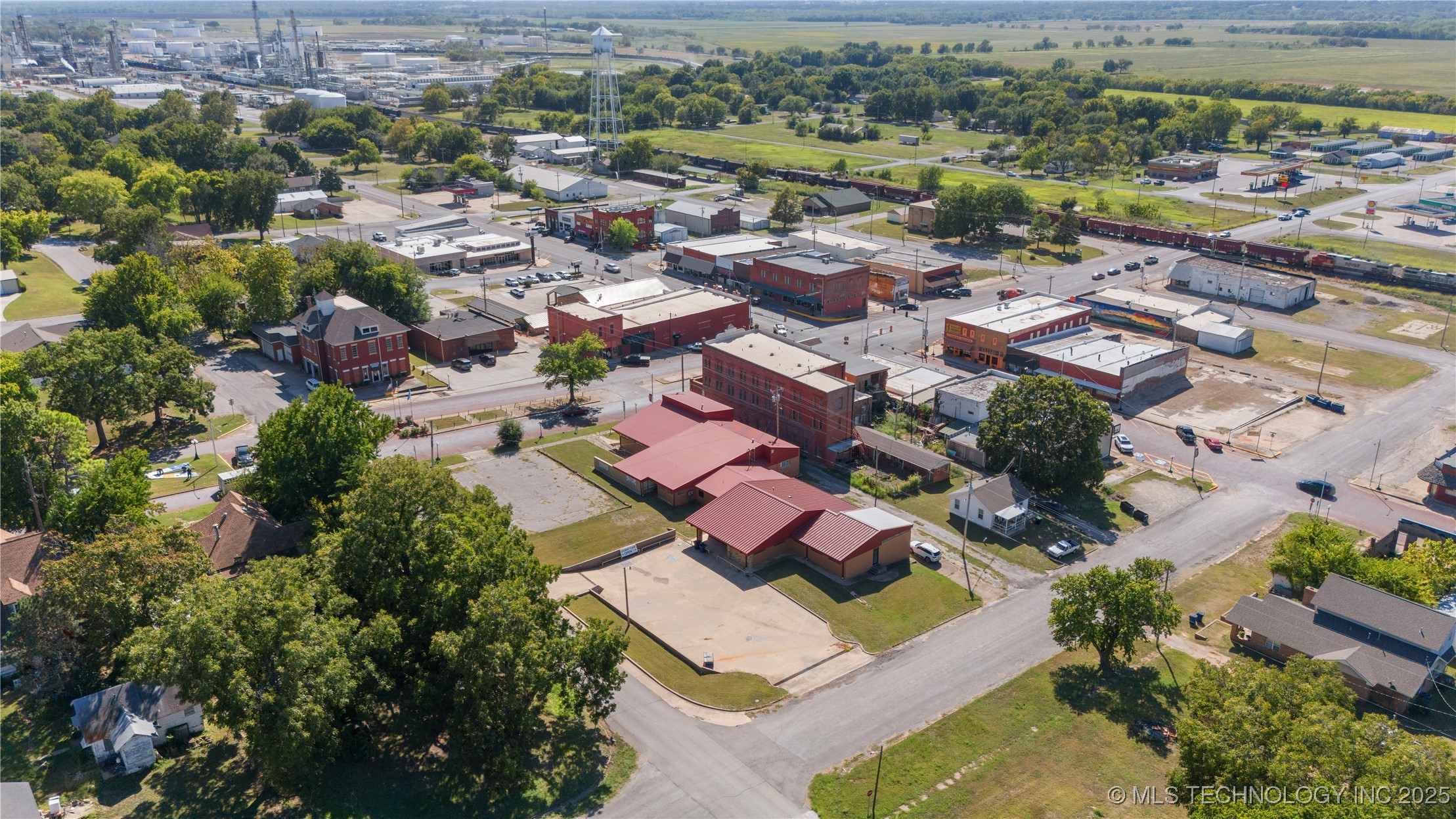 116 E Robert S Kerr Boulevard Property Photo 47