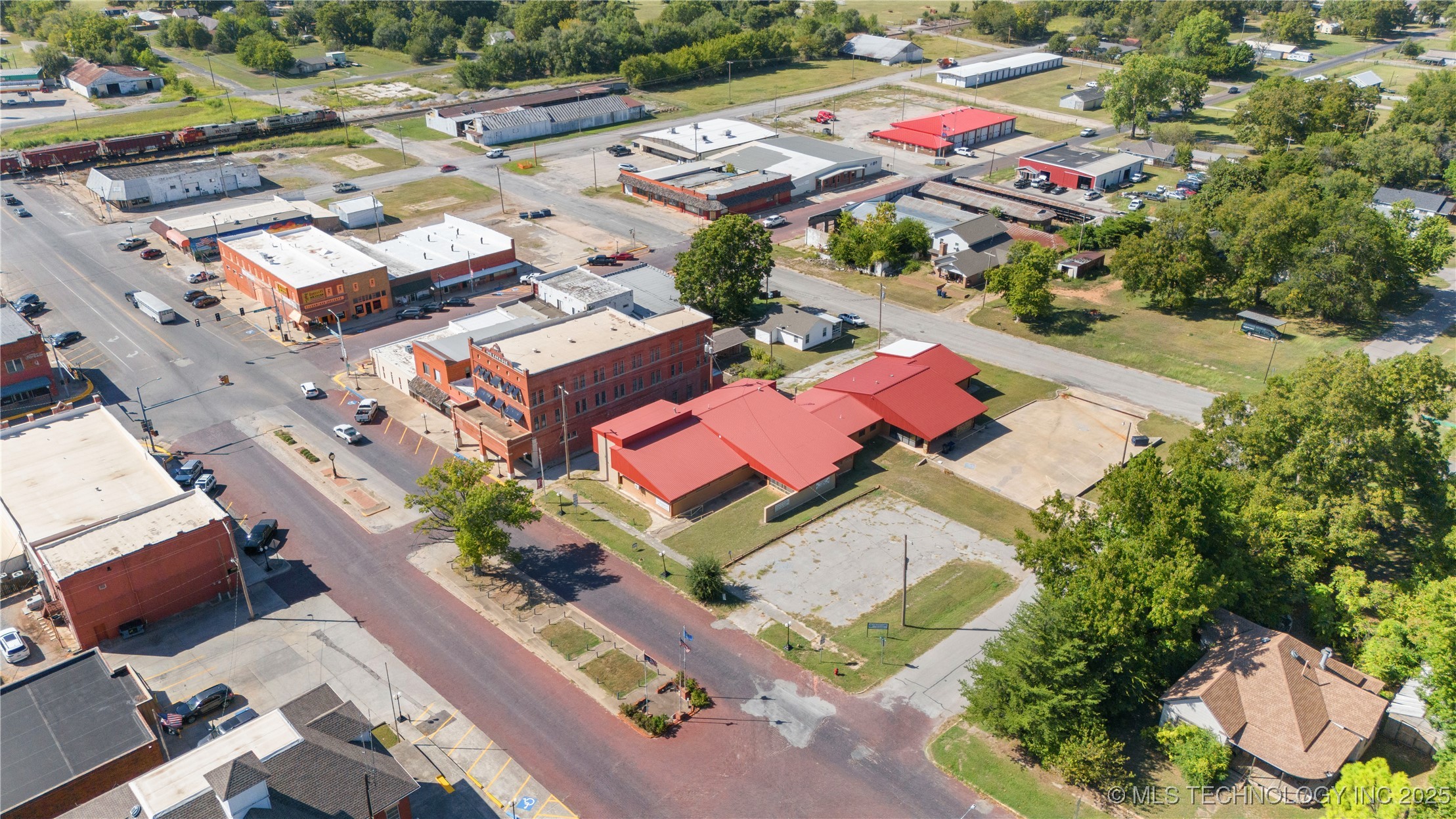 116 E Robert S Kerr Boulevard Property Photo 48