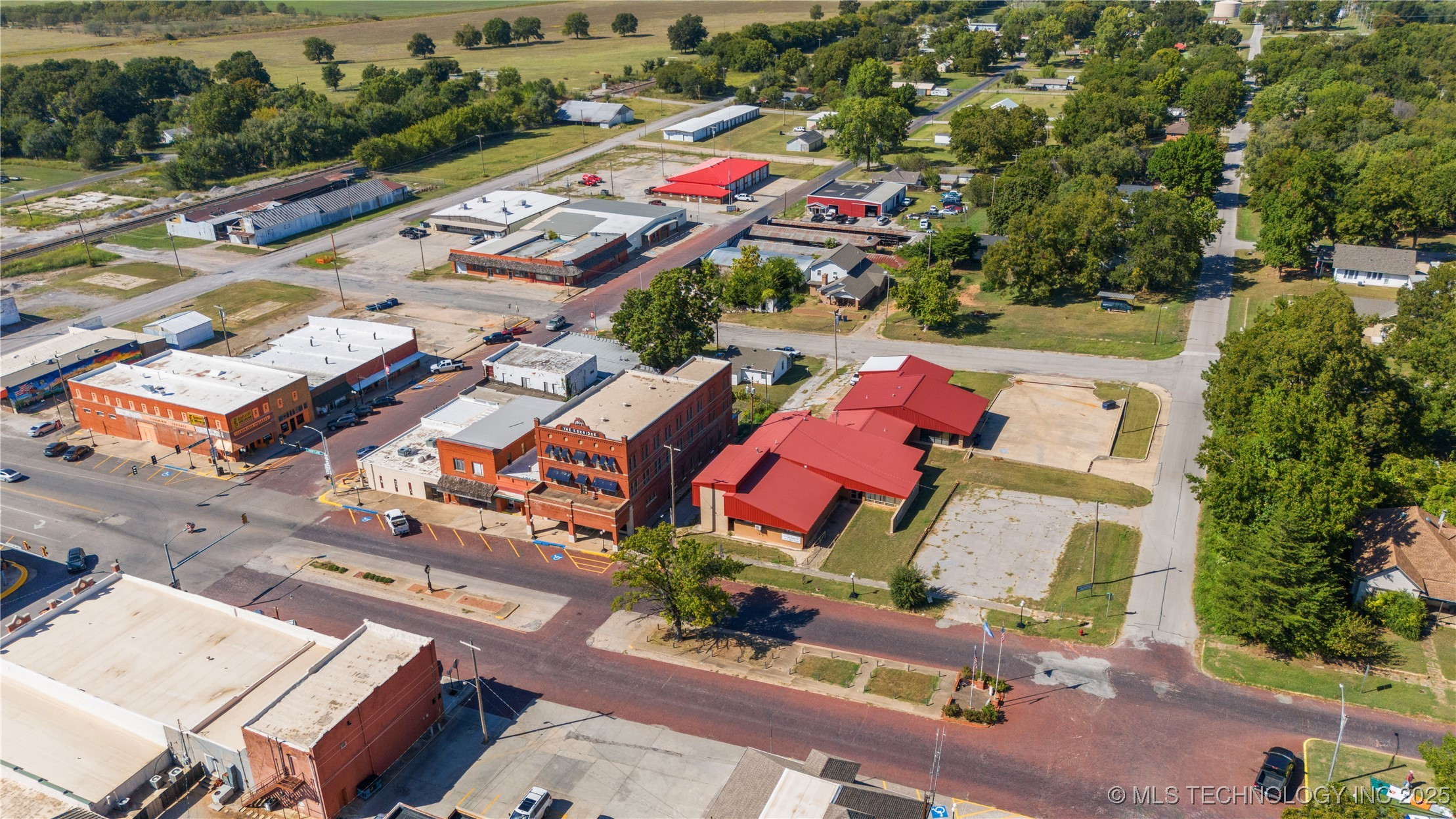 116 E Robert S Kerr Boulevard Property Photo 50