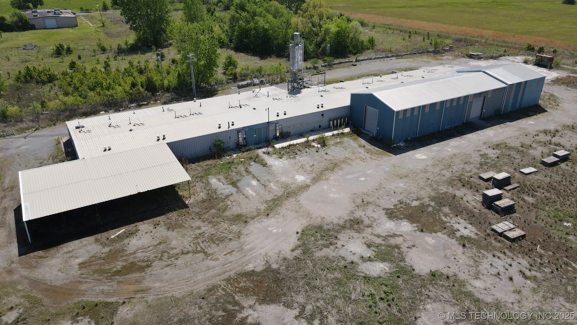 611 Azalea Drive Property Photo 2