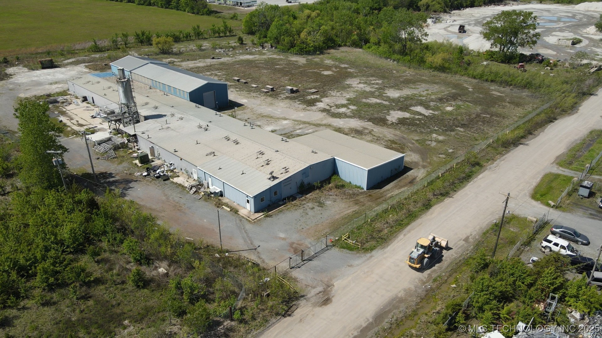 611 Azalea Drive Property Photo 6