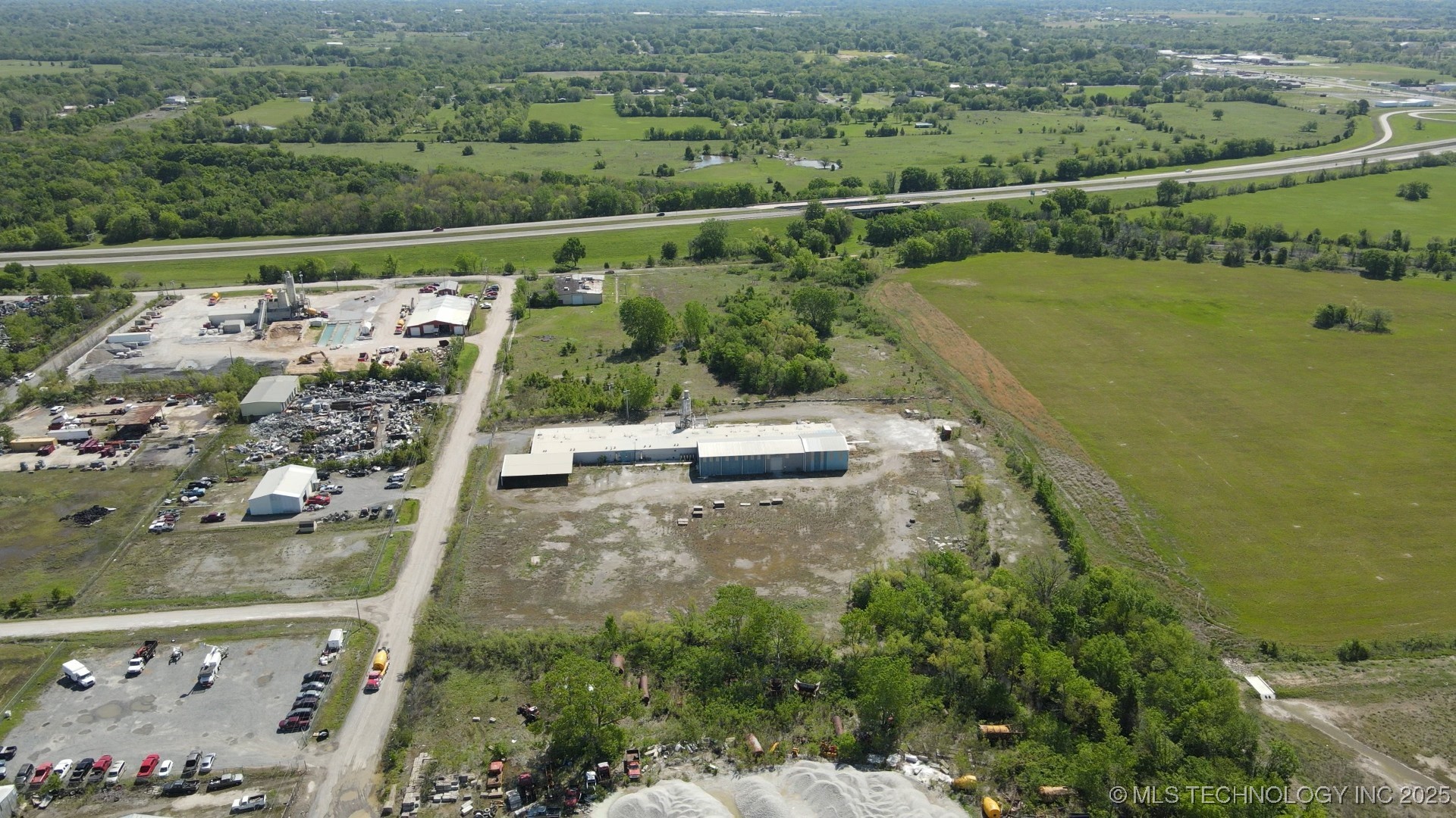 611 Azalea Drive Property Photo 10