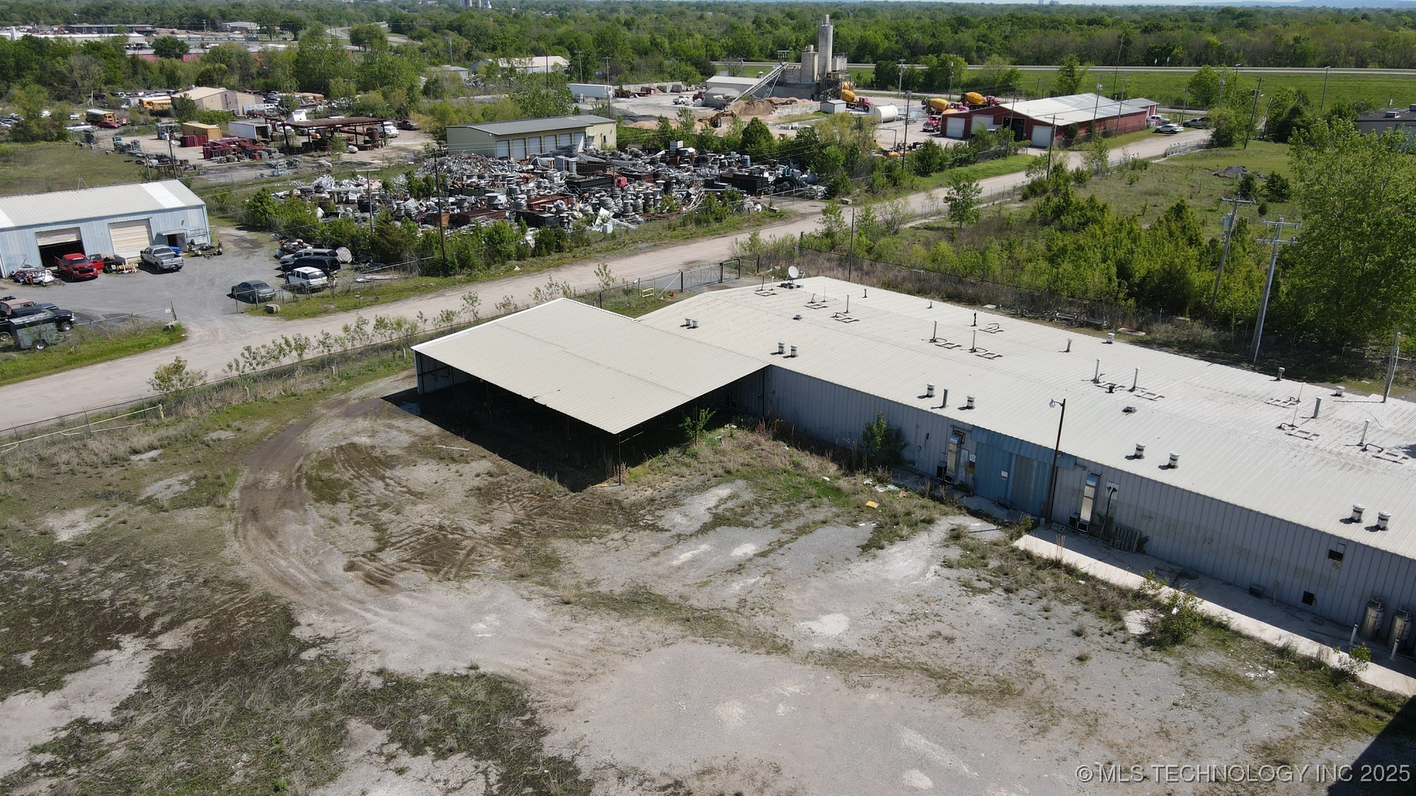 611 Azalea Drive Property Photo 11