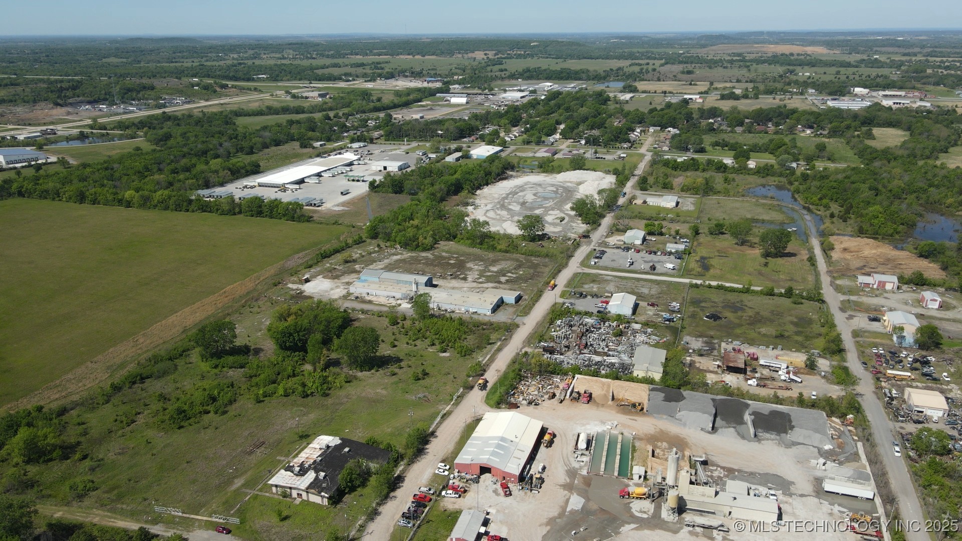 611 Azalea Drive Property Photo 22