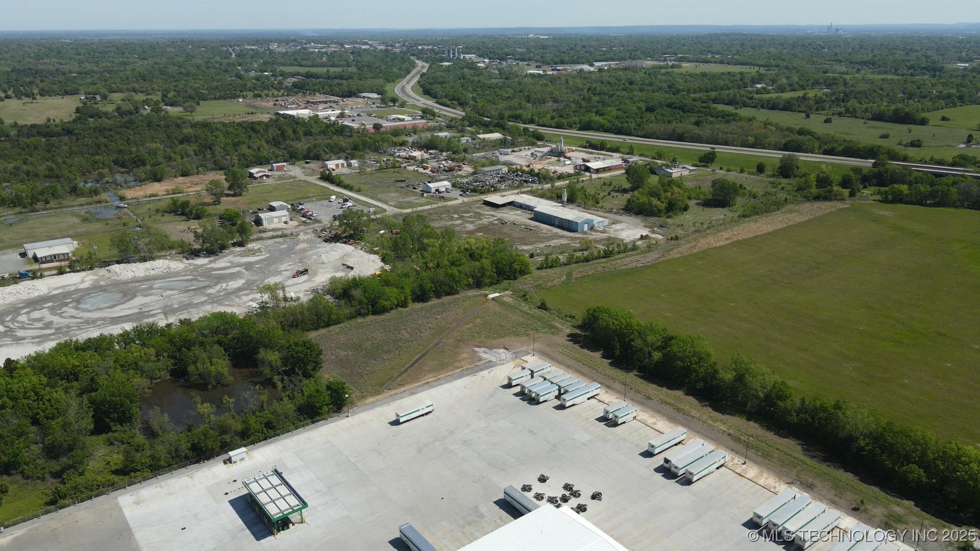 611 Azalea Drive Property Photo 25