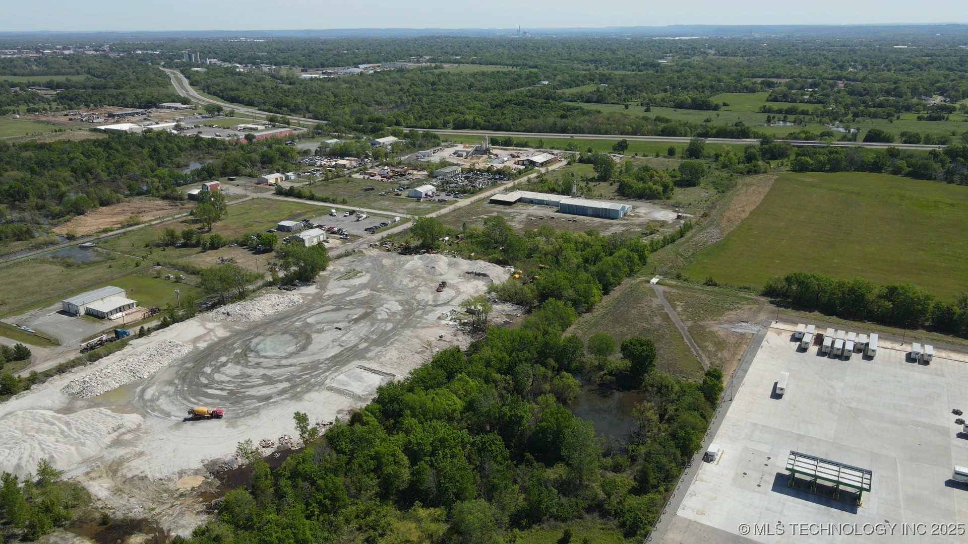 611 Azalea Drive Property Photo 26