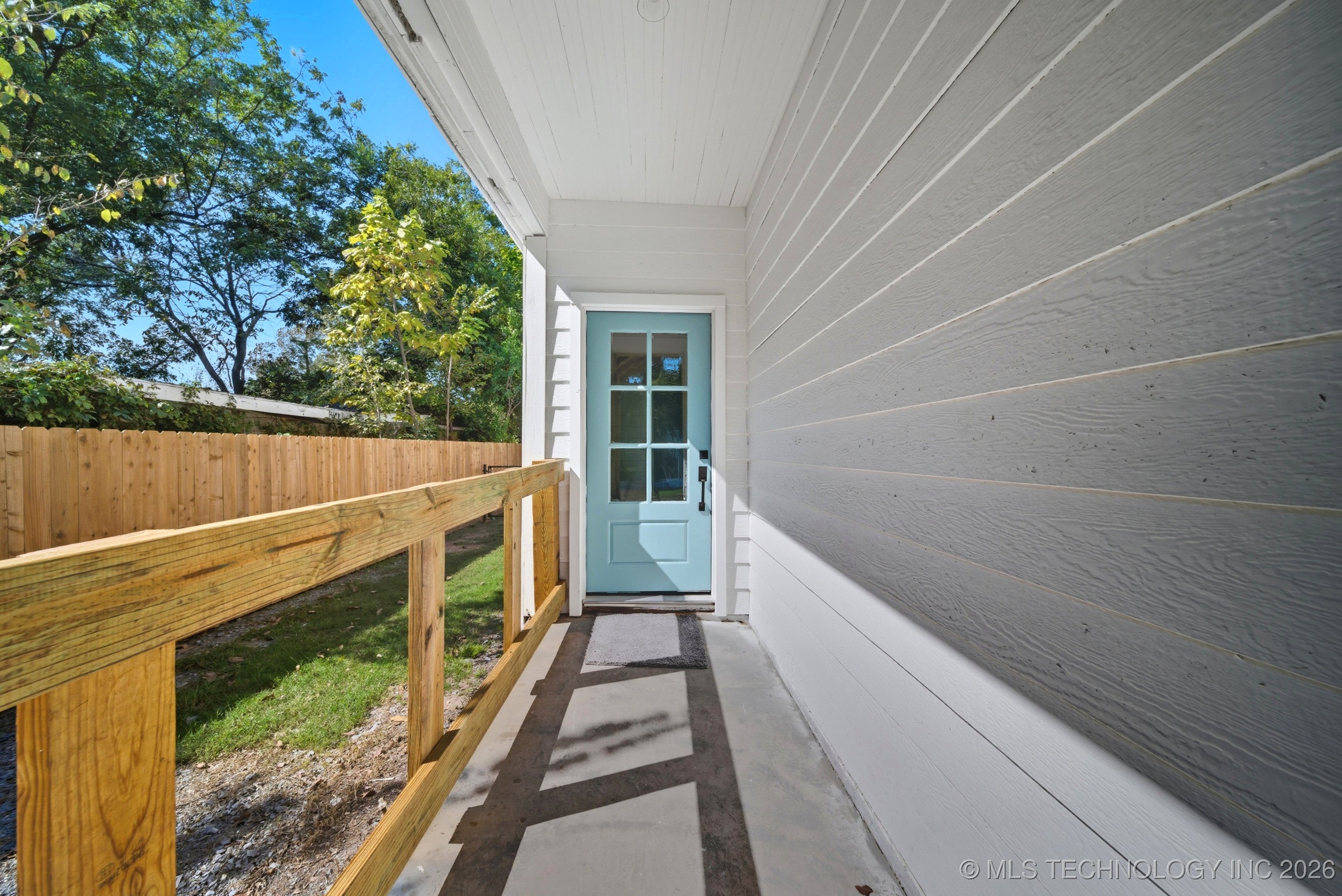 204 S Rowe Property Photo 5