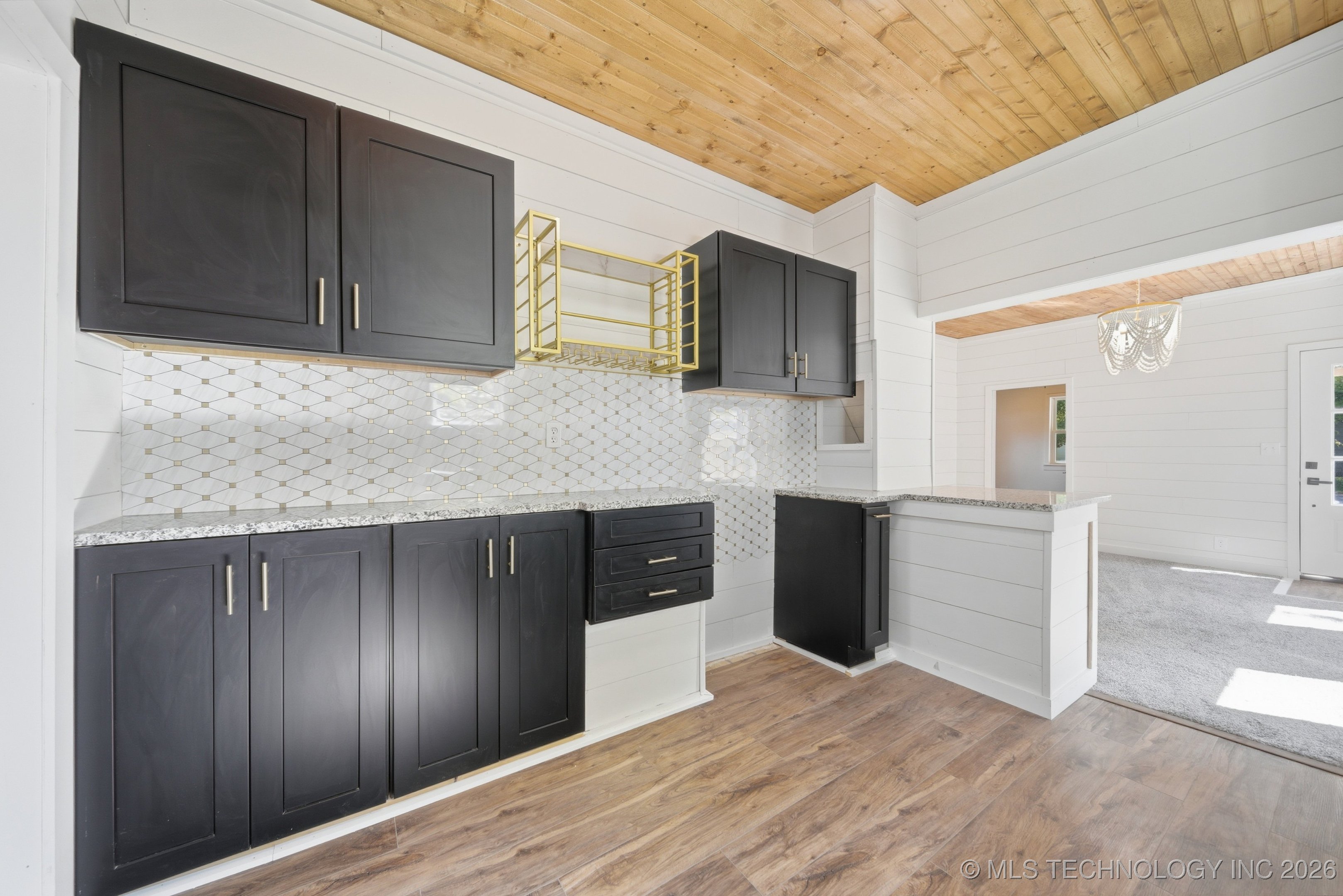 204 S Rowe Property Photo 11