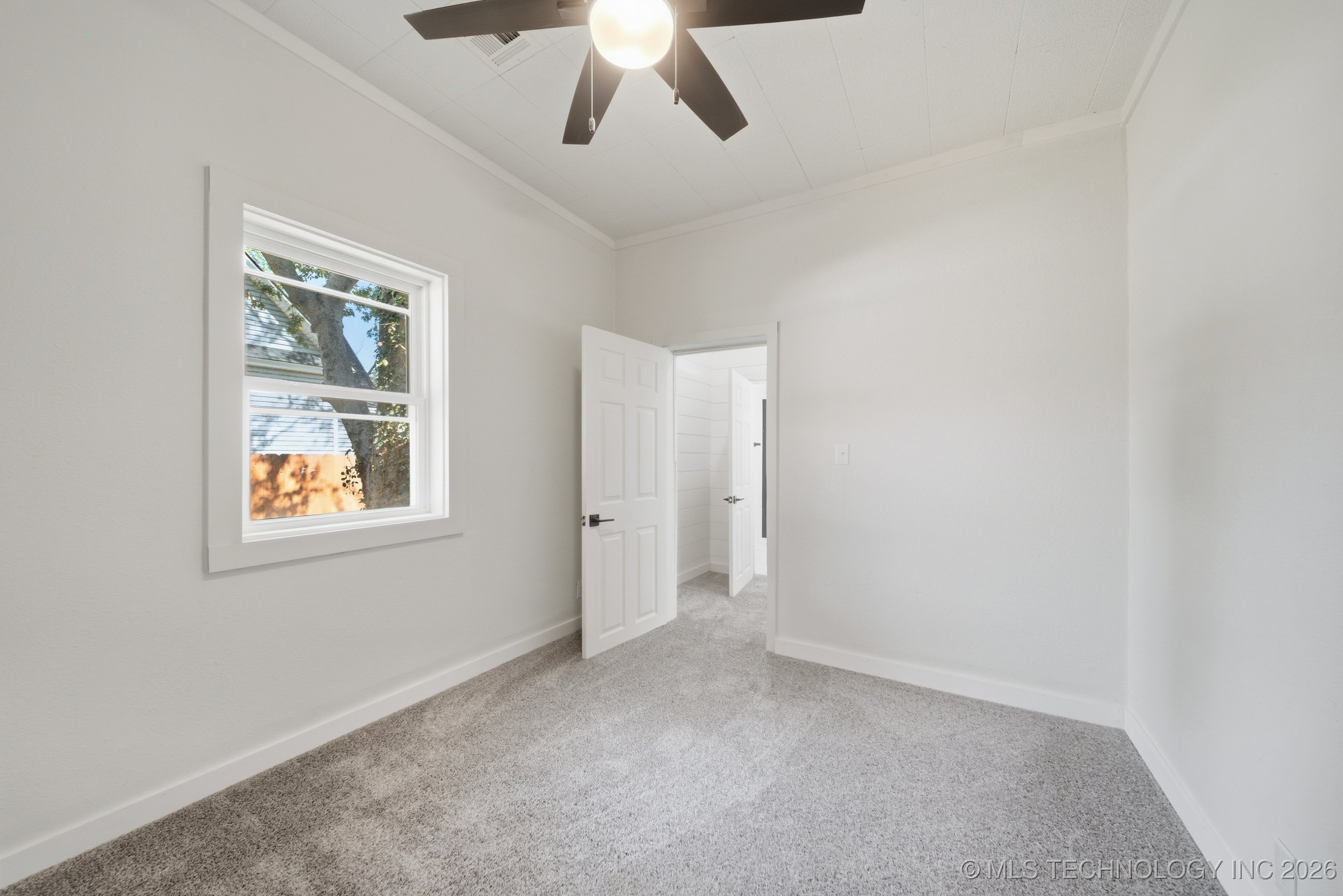 204 S Rowe Property Photo 19