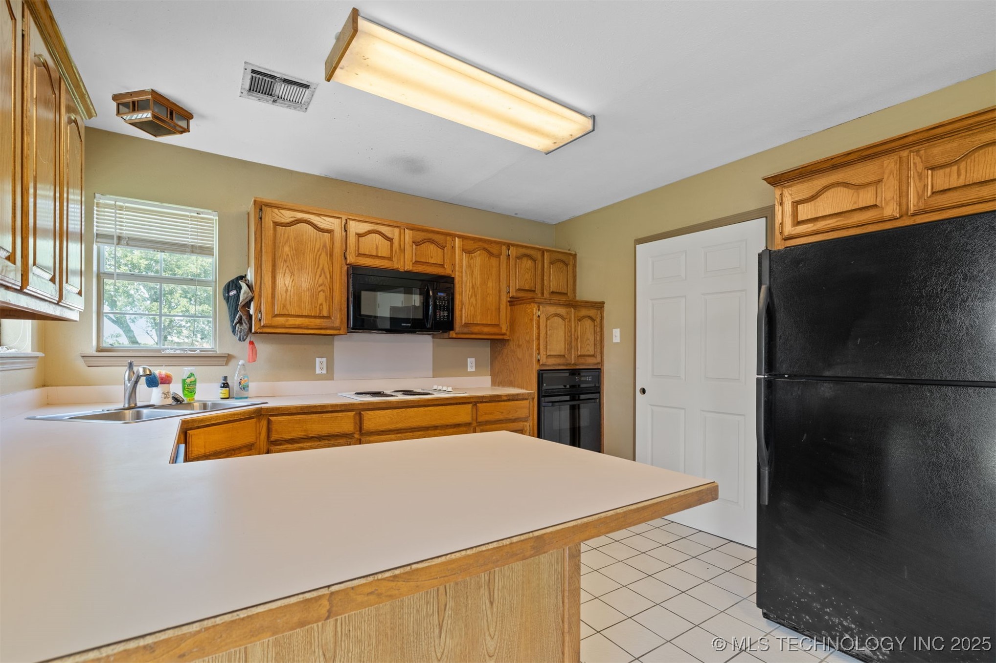 2606 Christy Lane Property Photo 8