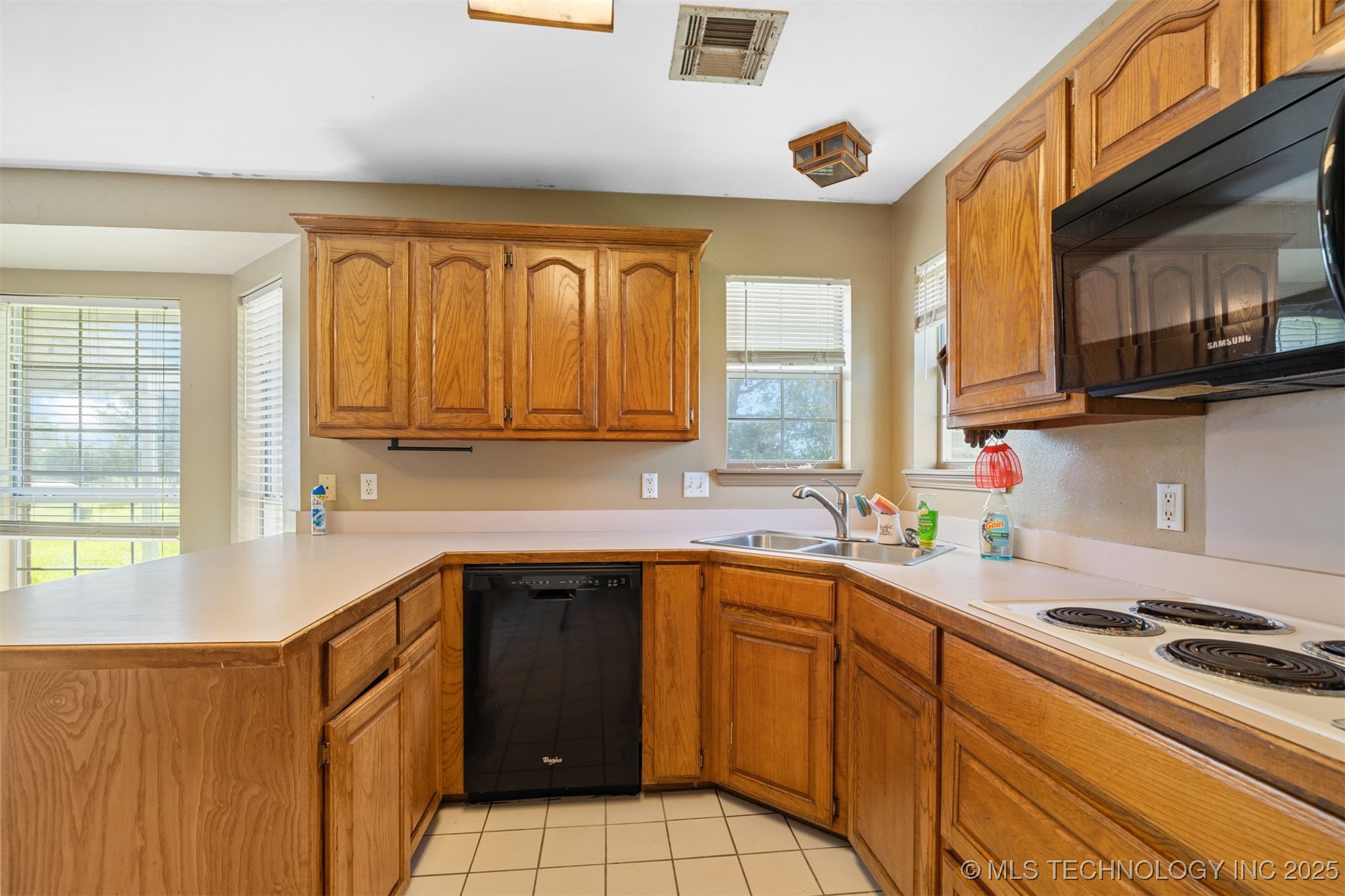 2606 Christy Lane Property Photo 9