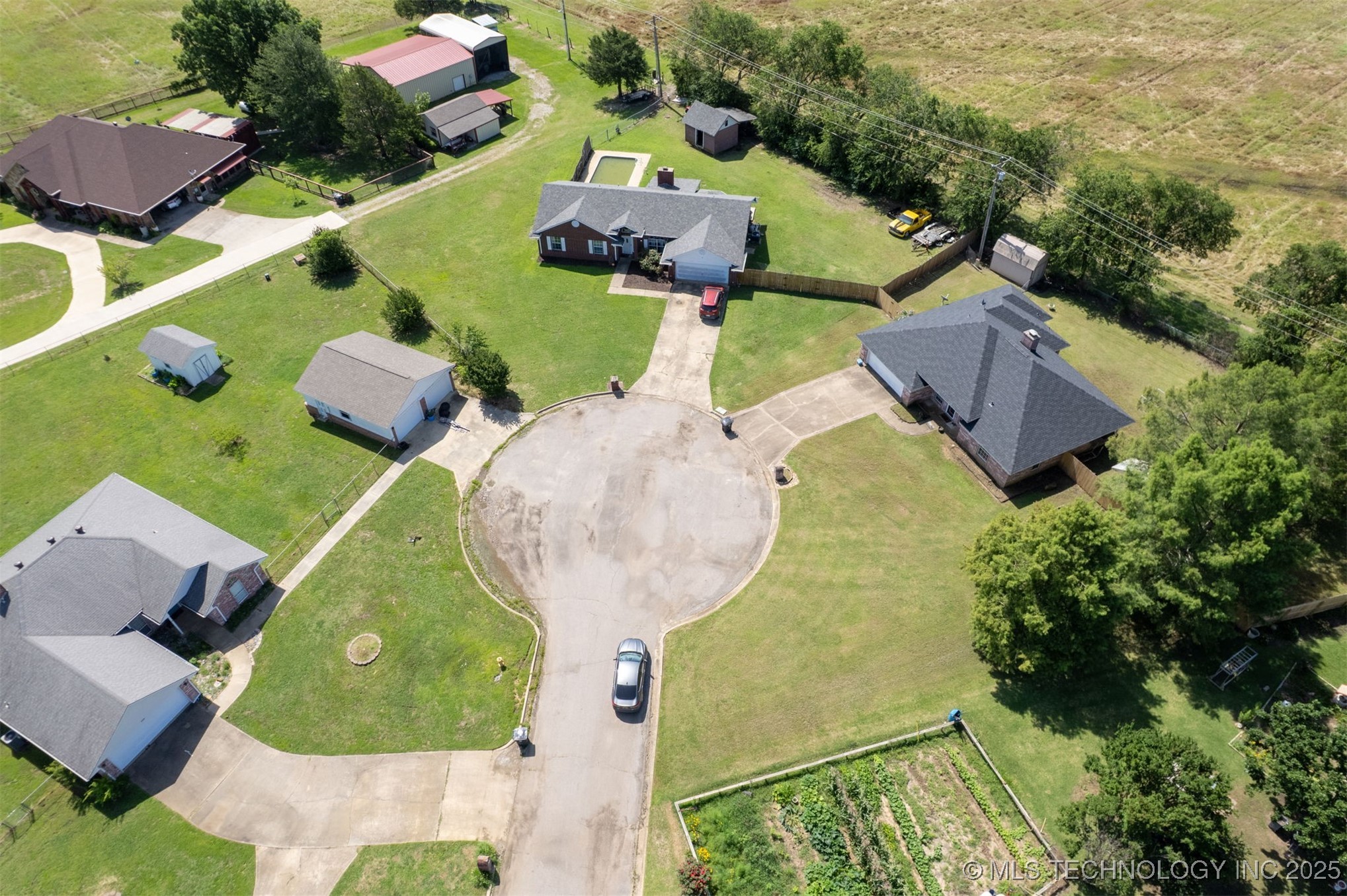 2606 Christy Lane Property Photo 28