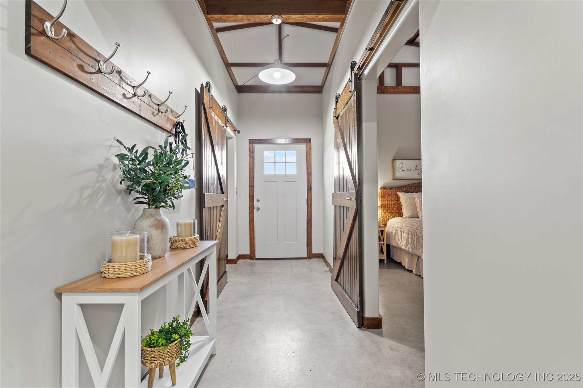 4480 Memorial Road Property Photo 3