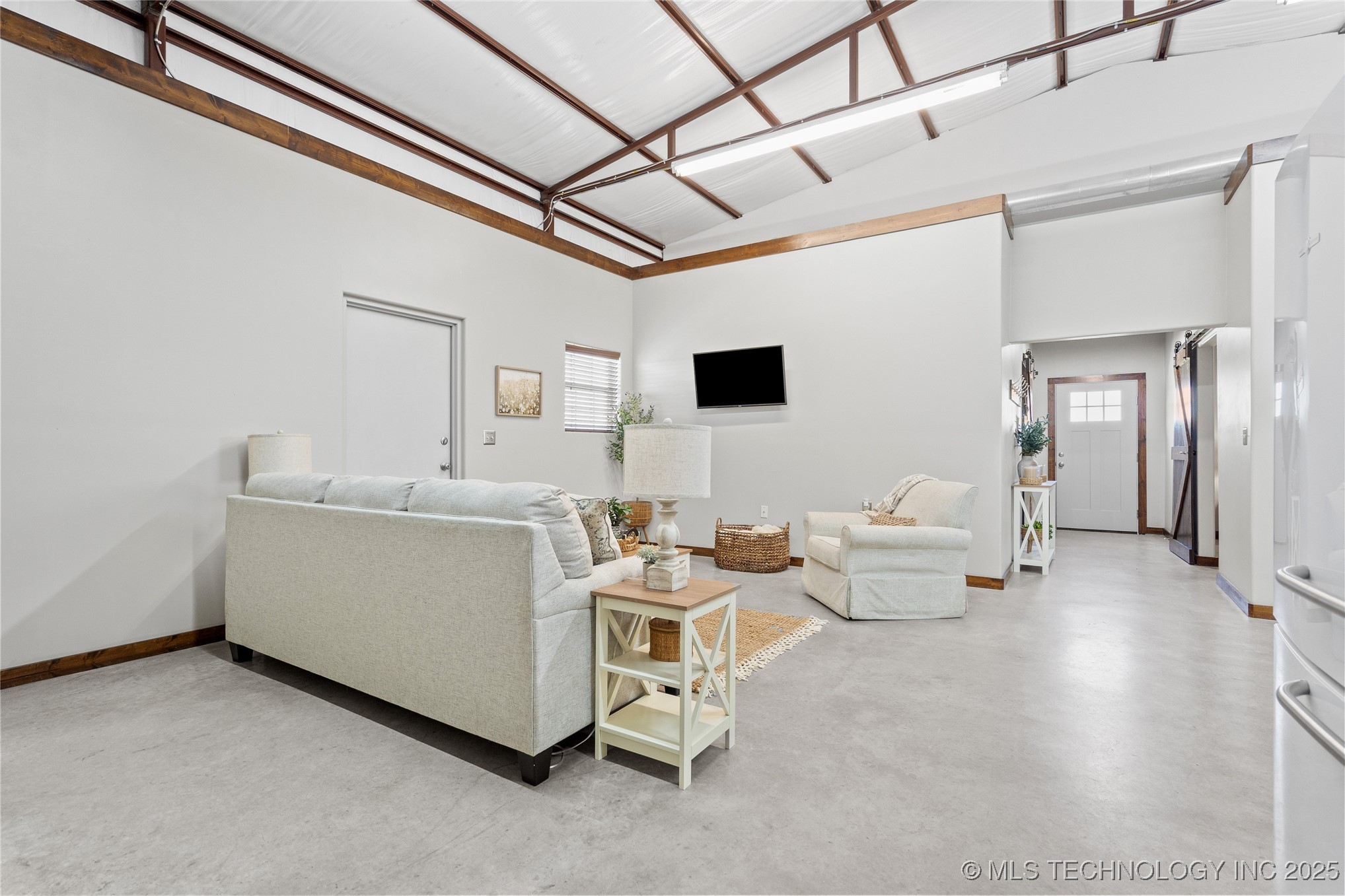 4480 Memorial Road Property Photo 12