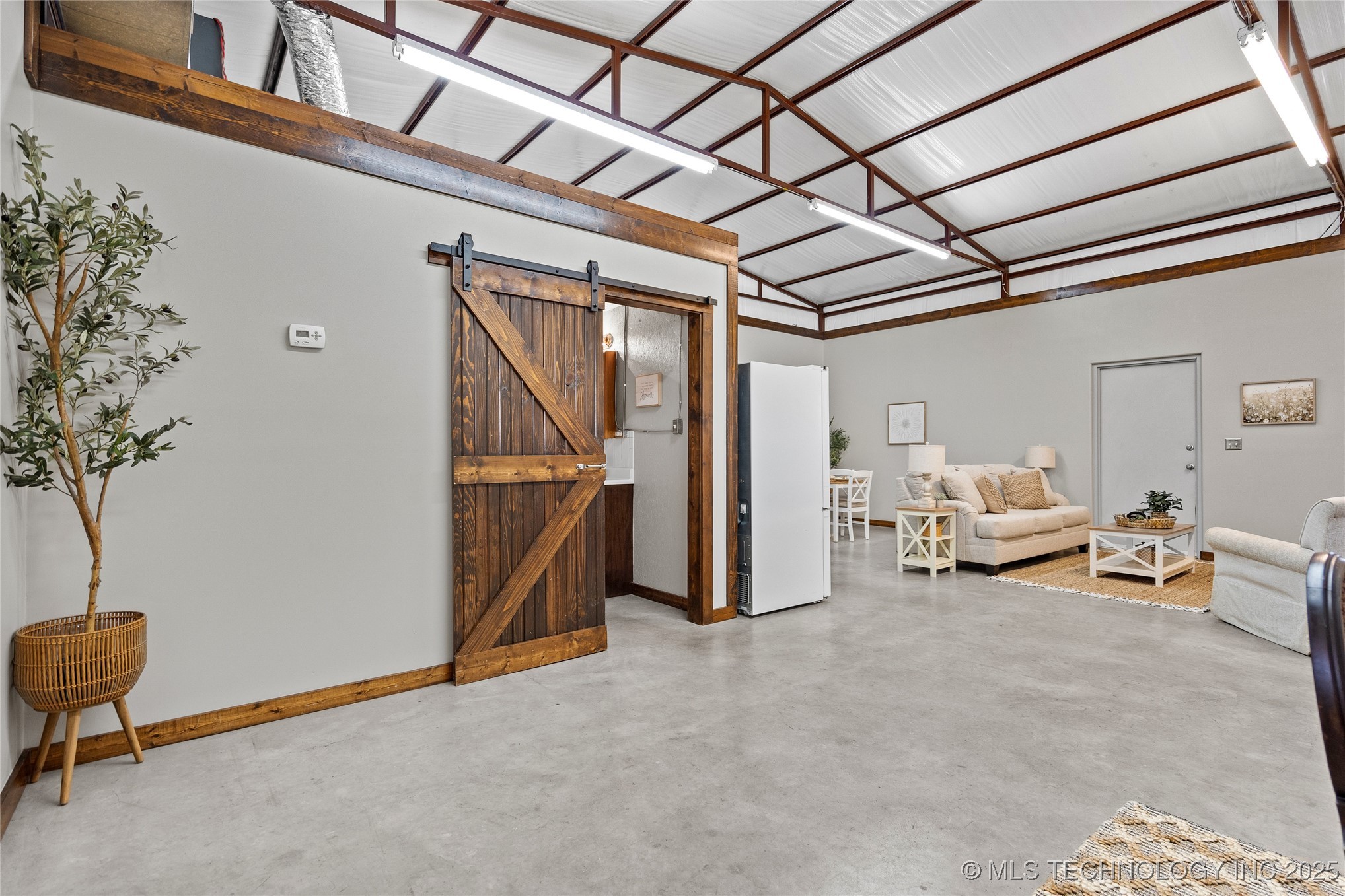 4480 Memorial Road Property Photo 19