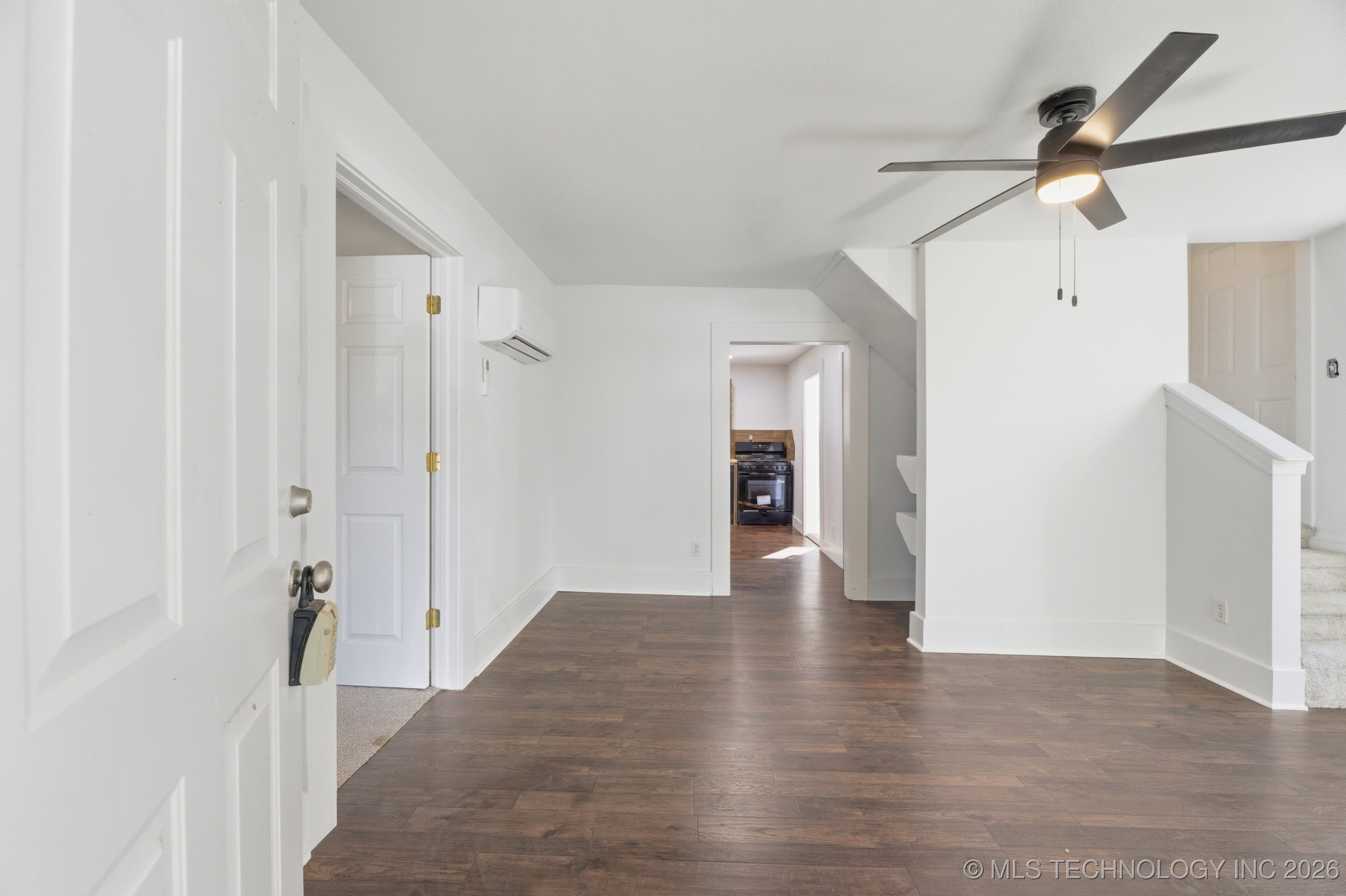 611 N Division Street Property Photo 2