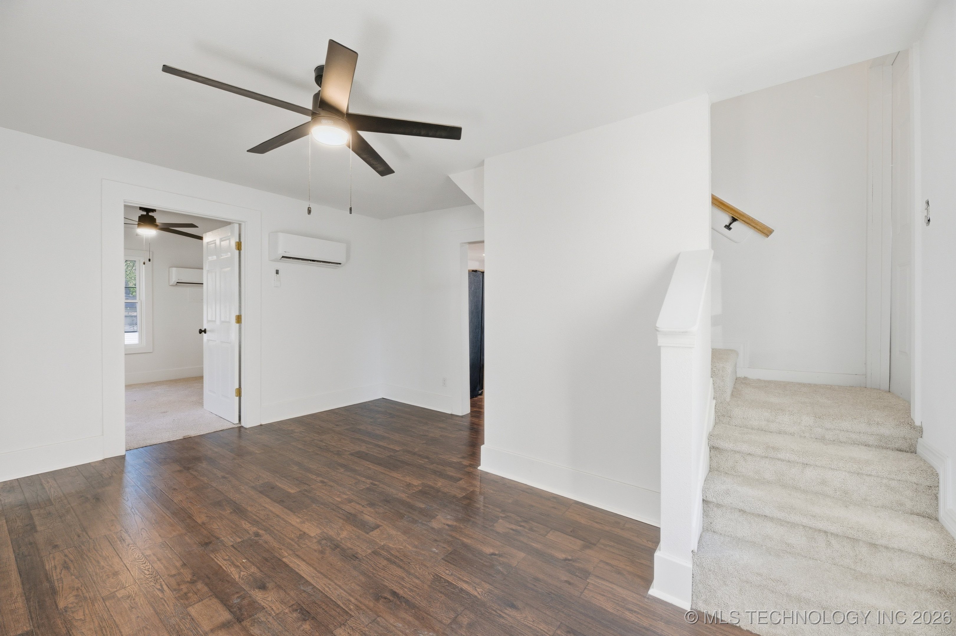 611 N Division Street Property Photo 3