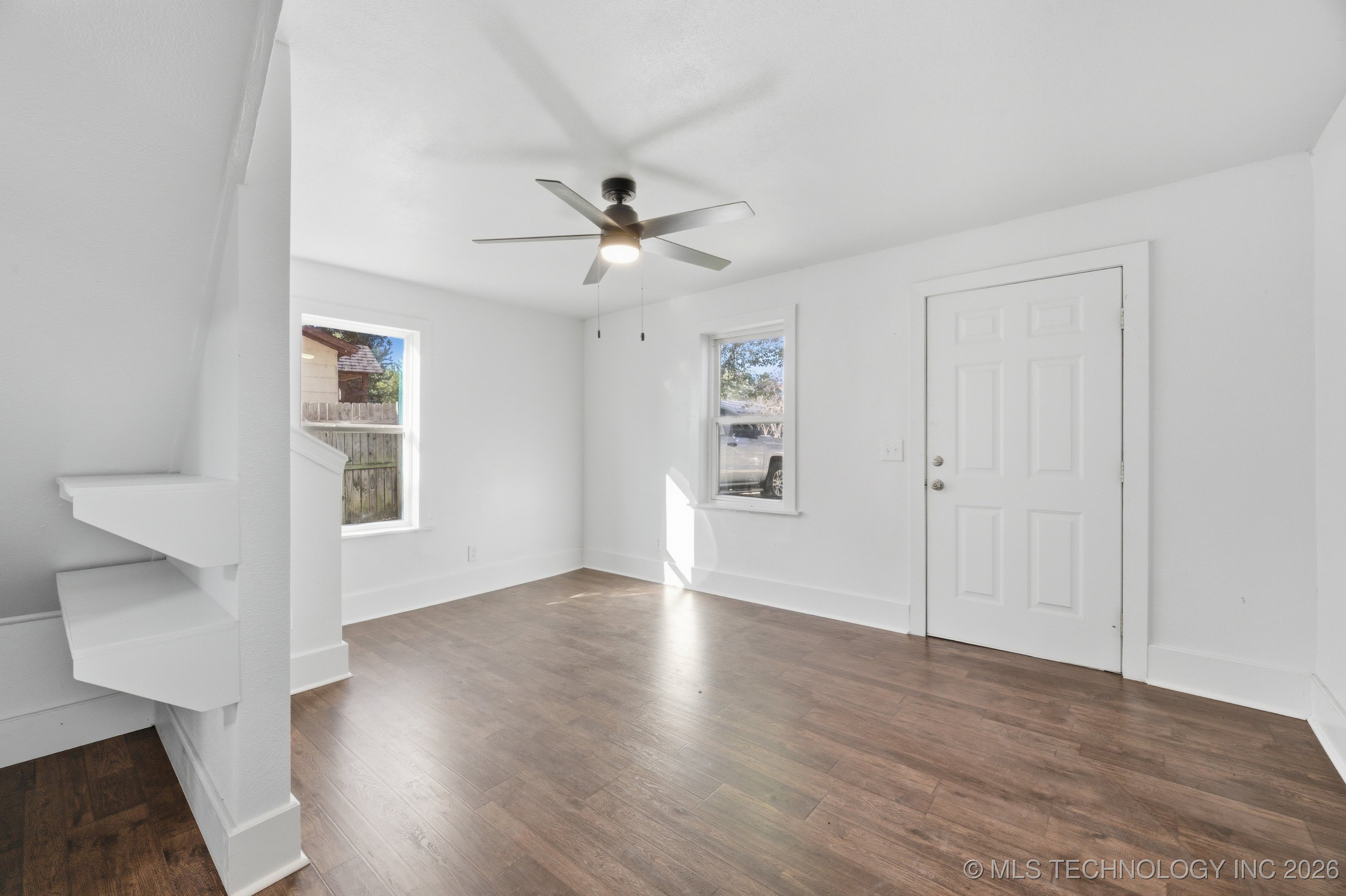 611 N Division Street Property Photo 4