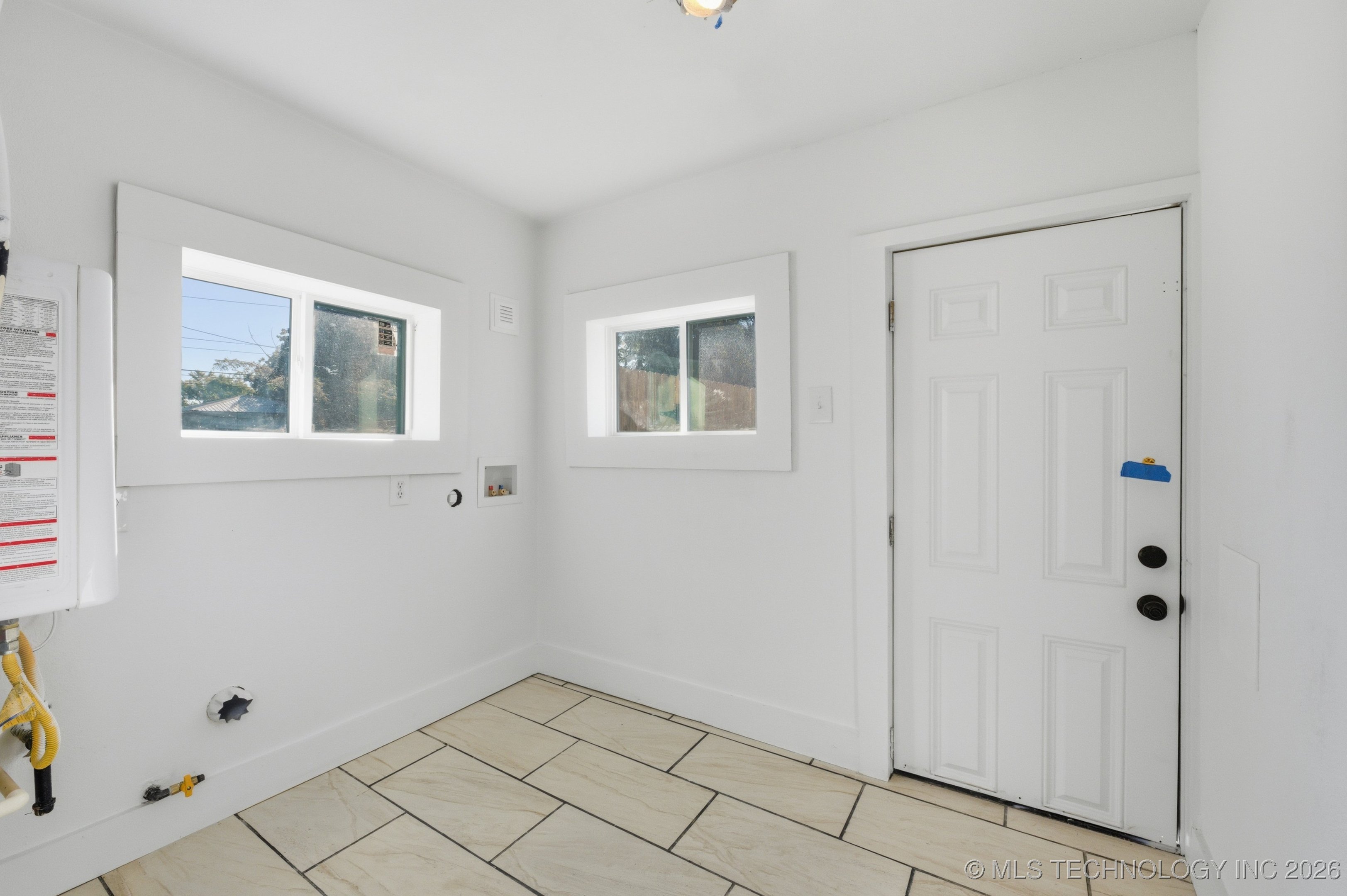 611 N Division Street Property Photo 9