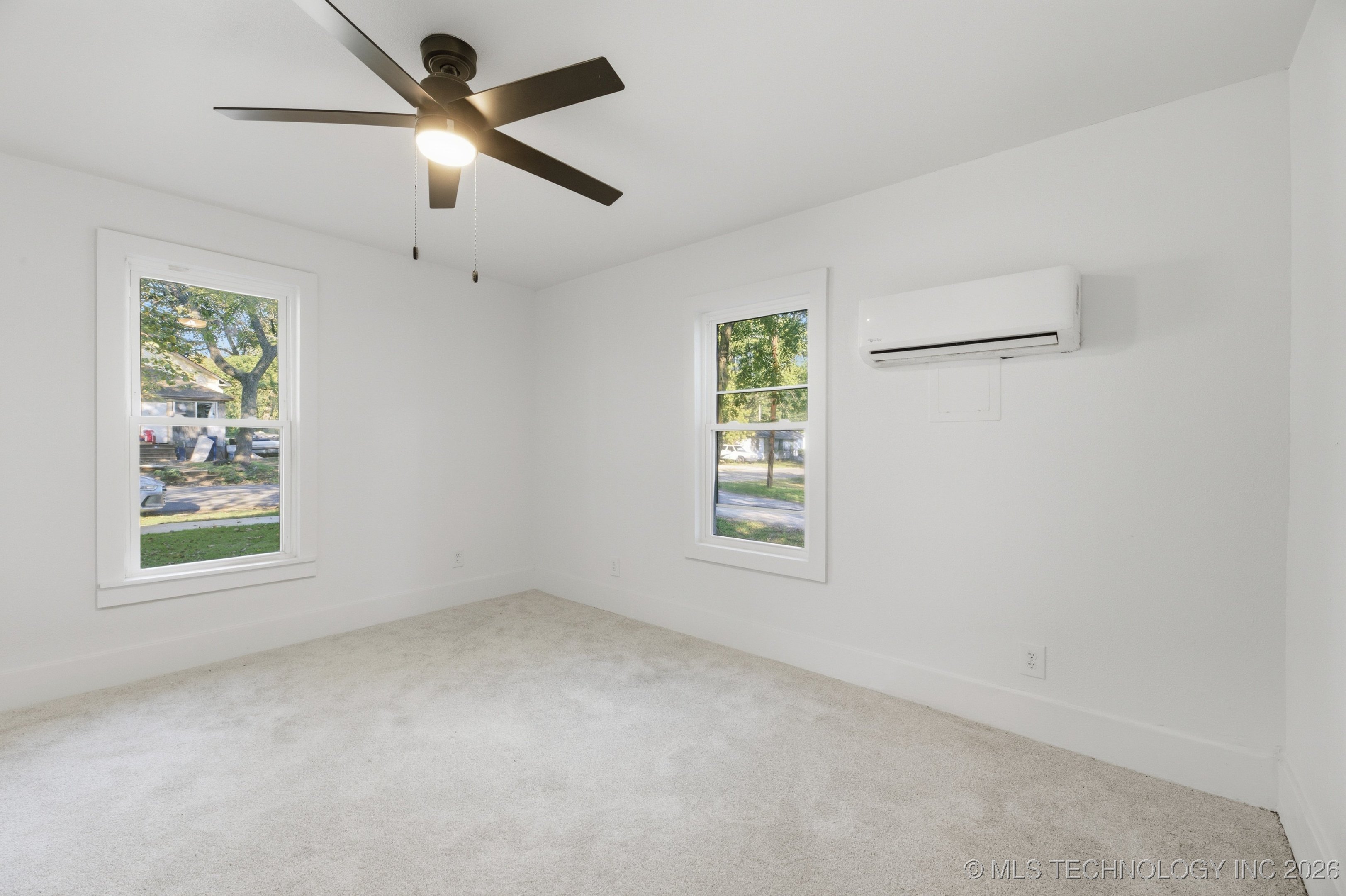 611 N Division Street Property Photo 11