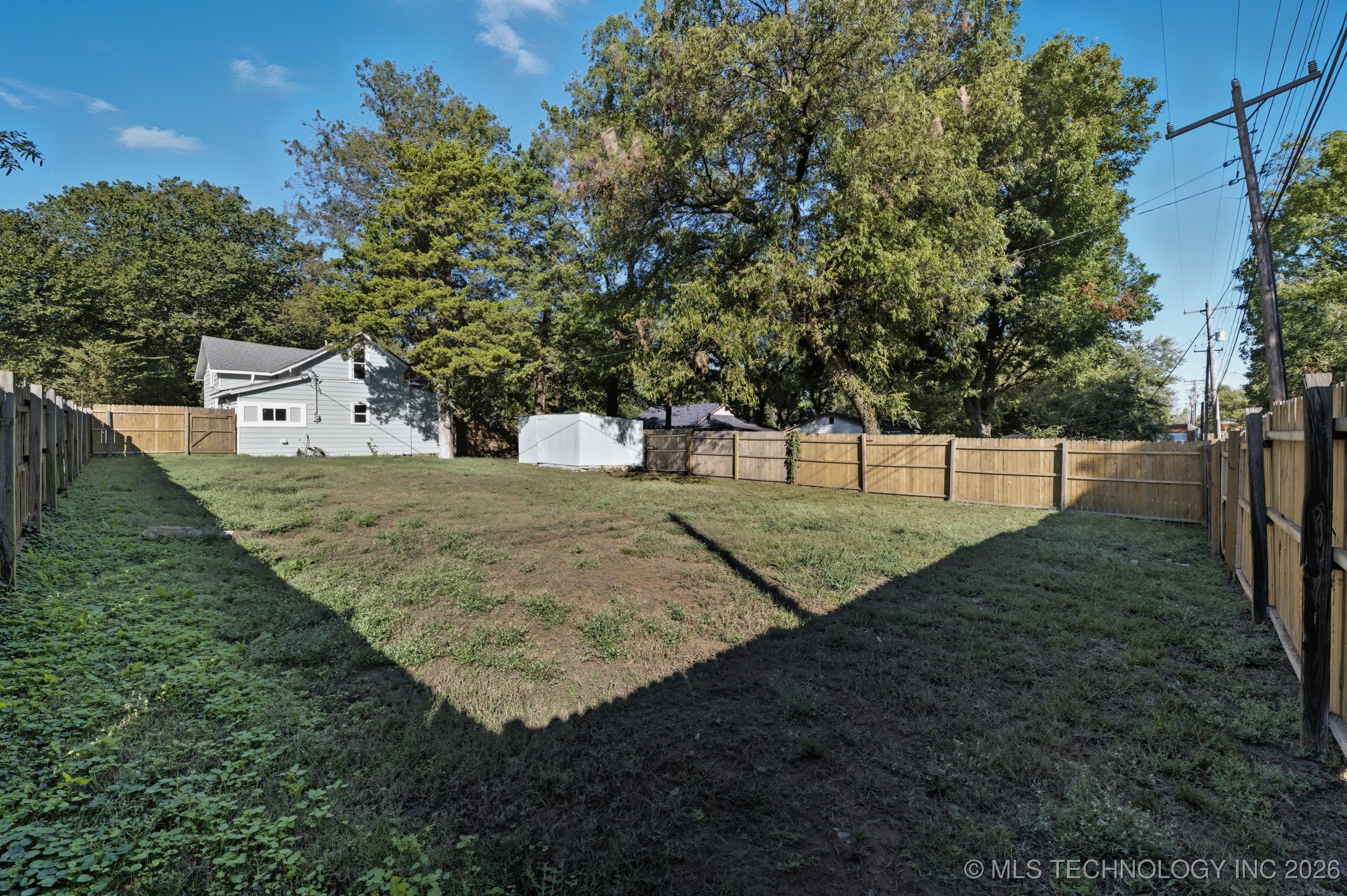 611 N Division Street Property Photo 17