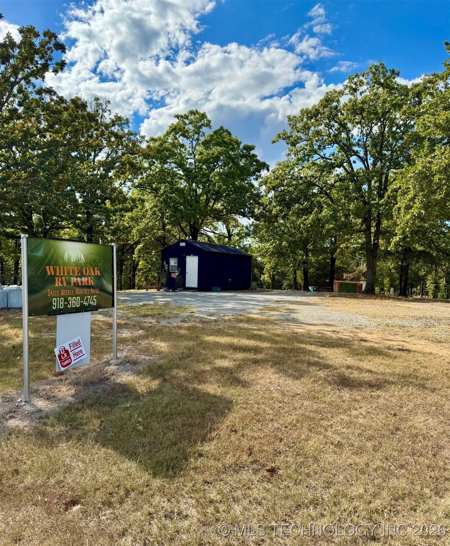 427539 E 1148 Loop Property Photo 2