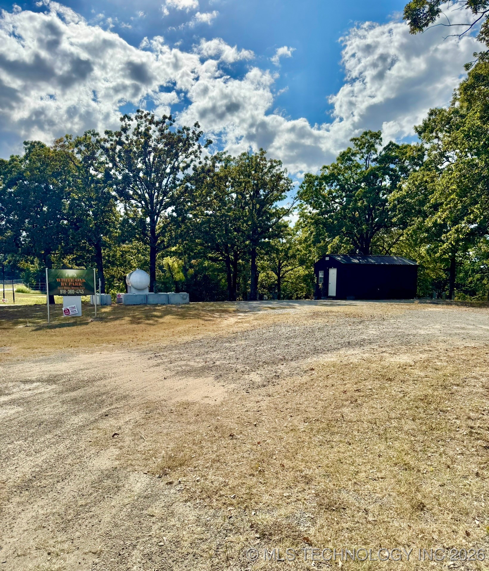 427539 E 1148 Loop Property Photo 4