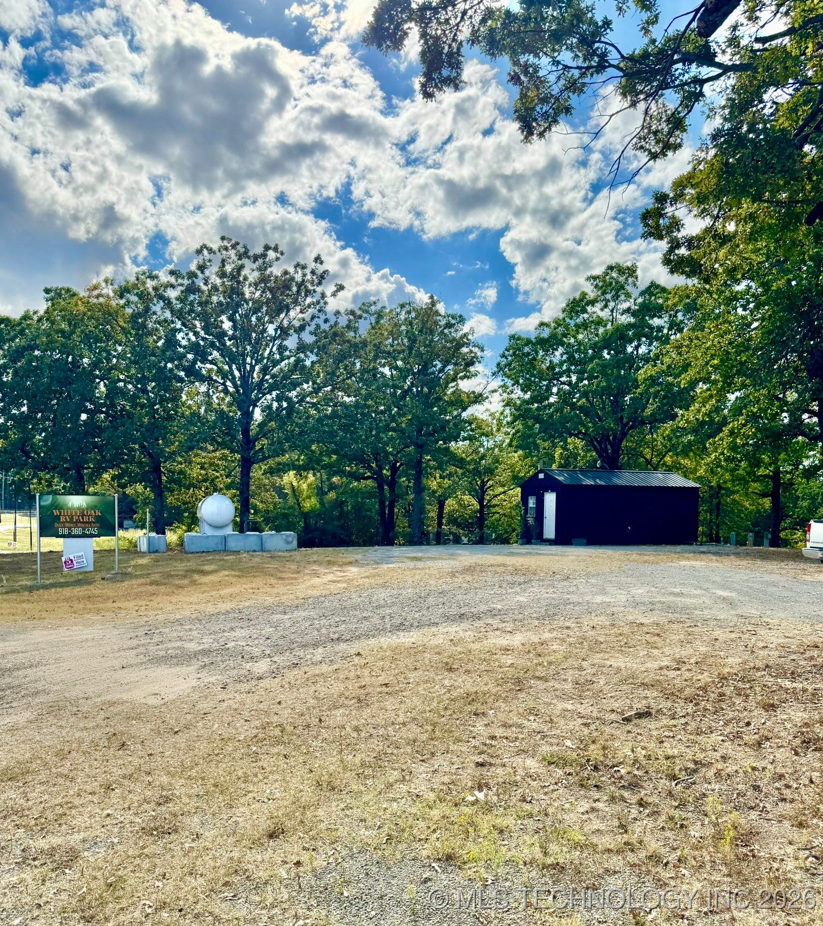 427539 E 1148 Loop Property Photo 8