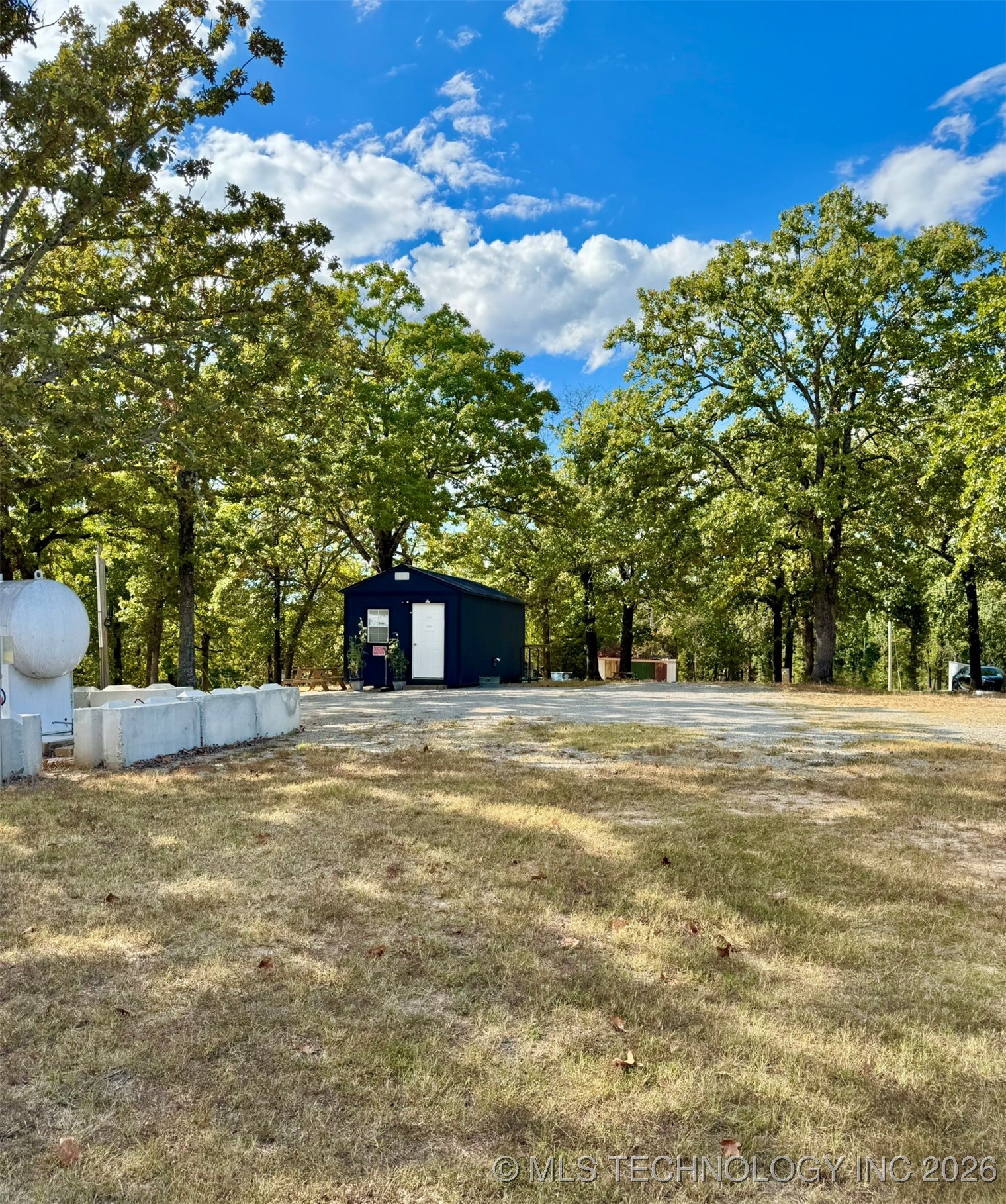 427539 E 1148 Loop Property Photo 21