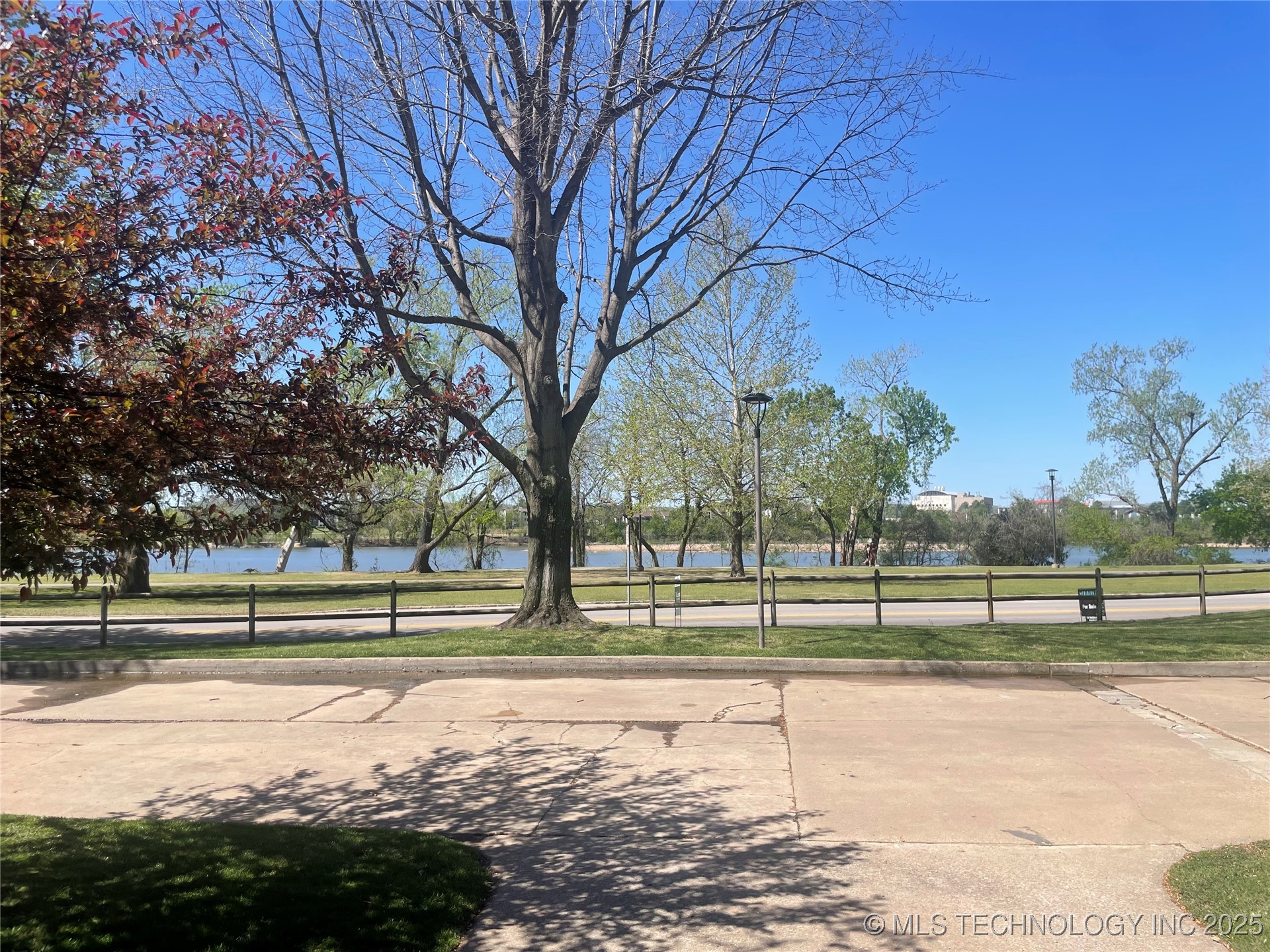 1531 Riverside Drive 1531 Property Photo 4