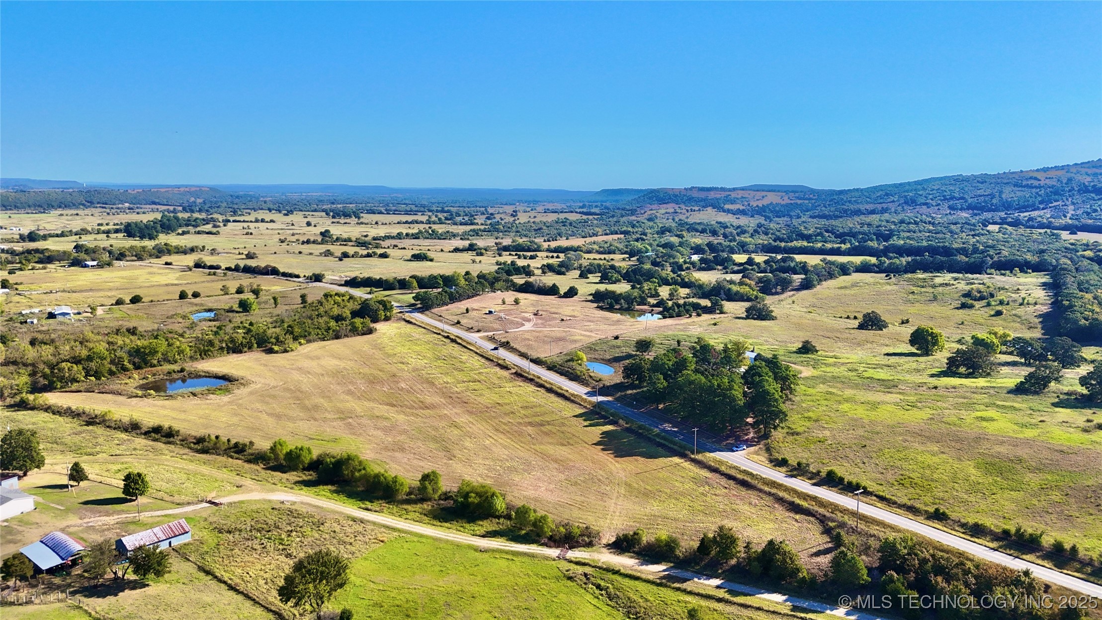 14 S Hwy 71 Property Photo 3