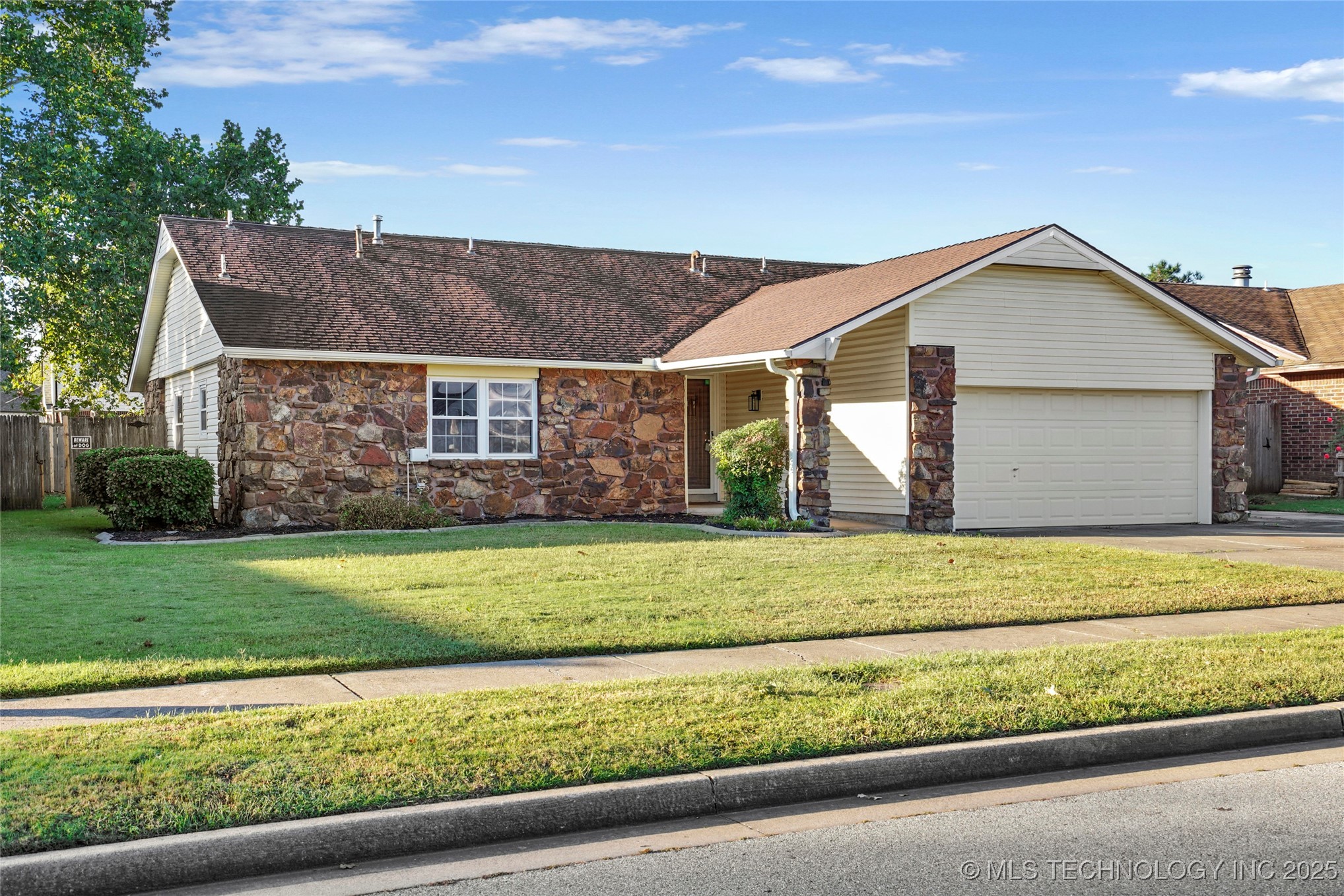 12452 E 36th Street Property Photo 1