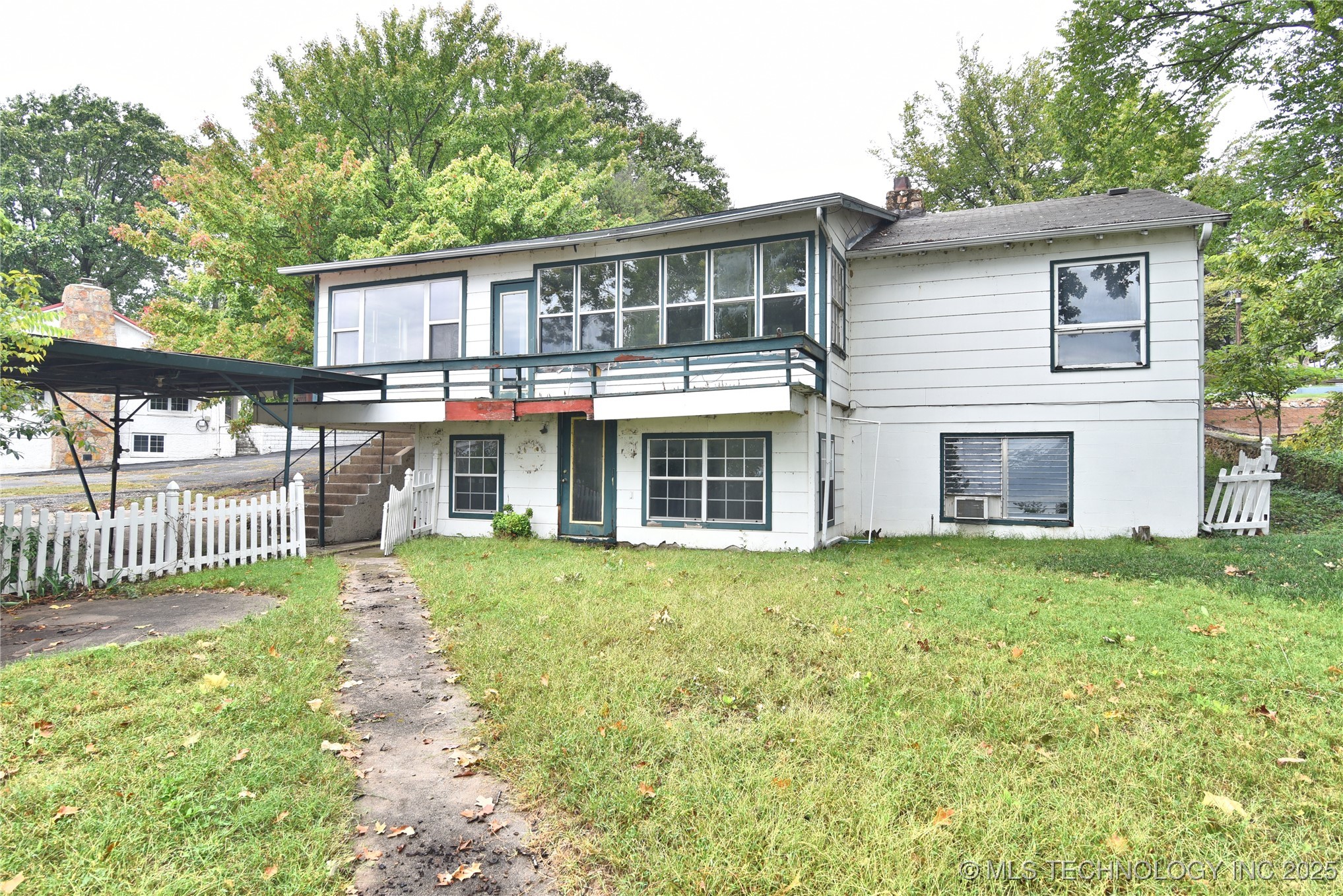 145 Skyline Property Photo 1